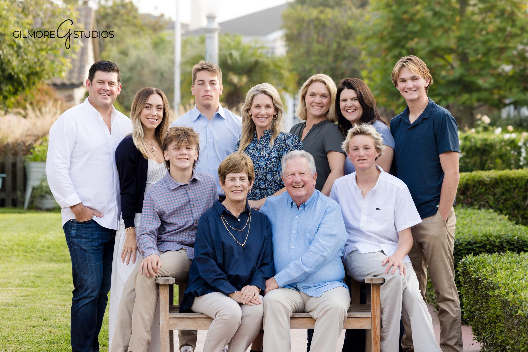 Extended family portrait photography captured at Balboa Peninsula

Newport Beach extended family photographer documenting holiday memories