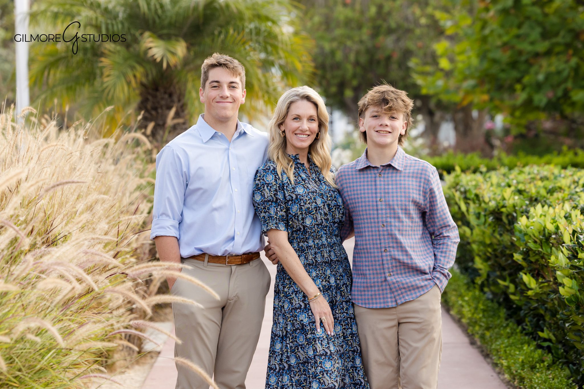 Balboa Peninsula family photography featuring cousins and grandparents together

Extended family portrait photography at the beach in Newport Beach