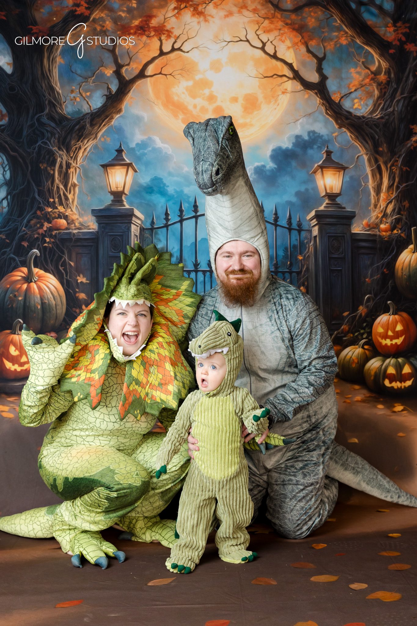 Studio Halloween mini session portrait photography
Client appreciation family photography featuring Halloween theme