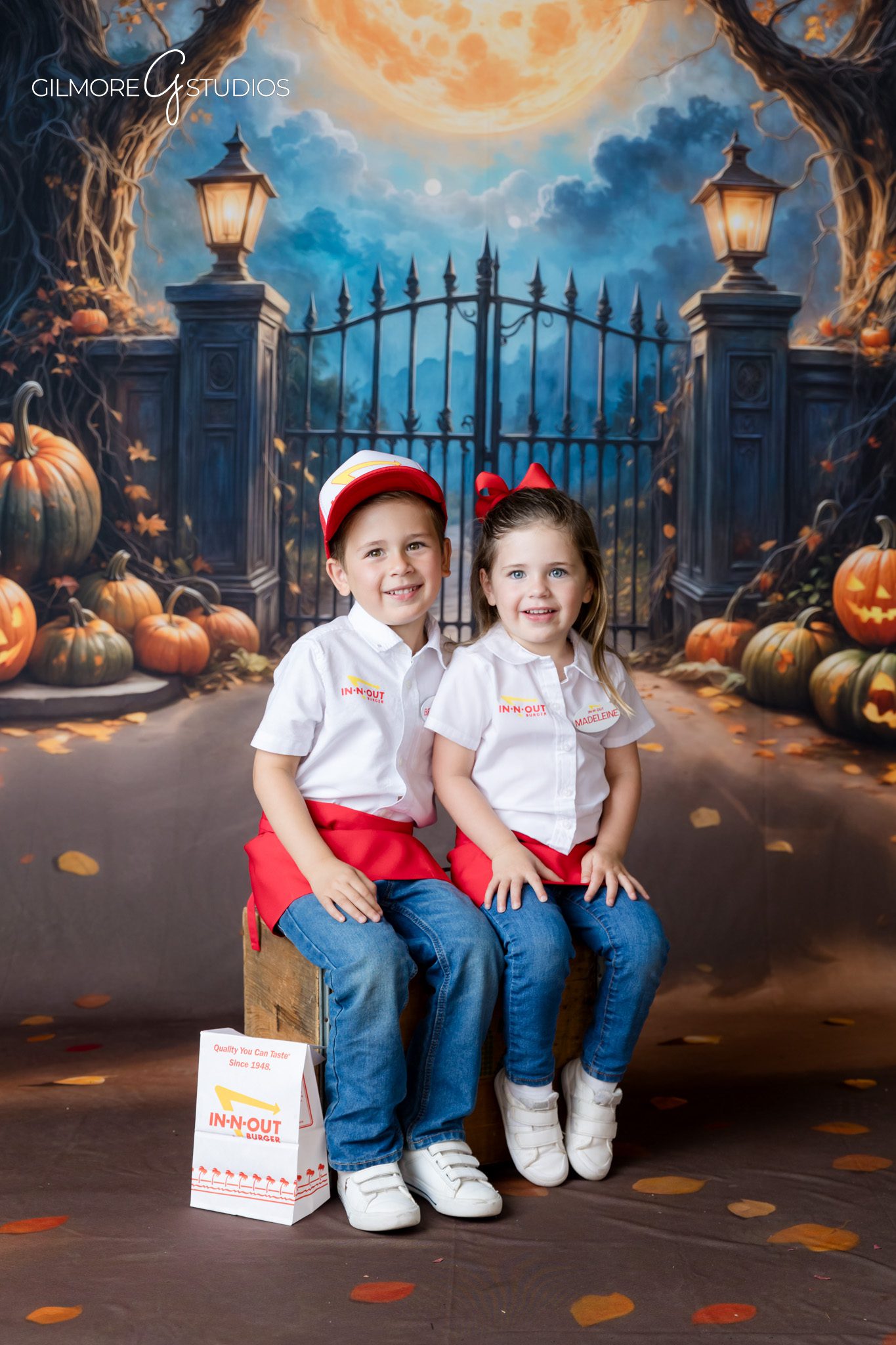 Client appreciation Halloween photography highlighting joyful expressions
Family Halloween photography session captured in studio