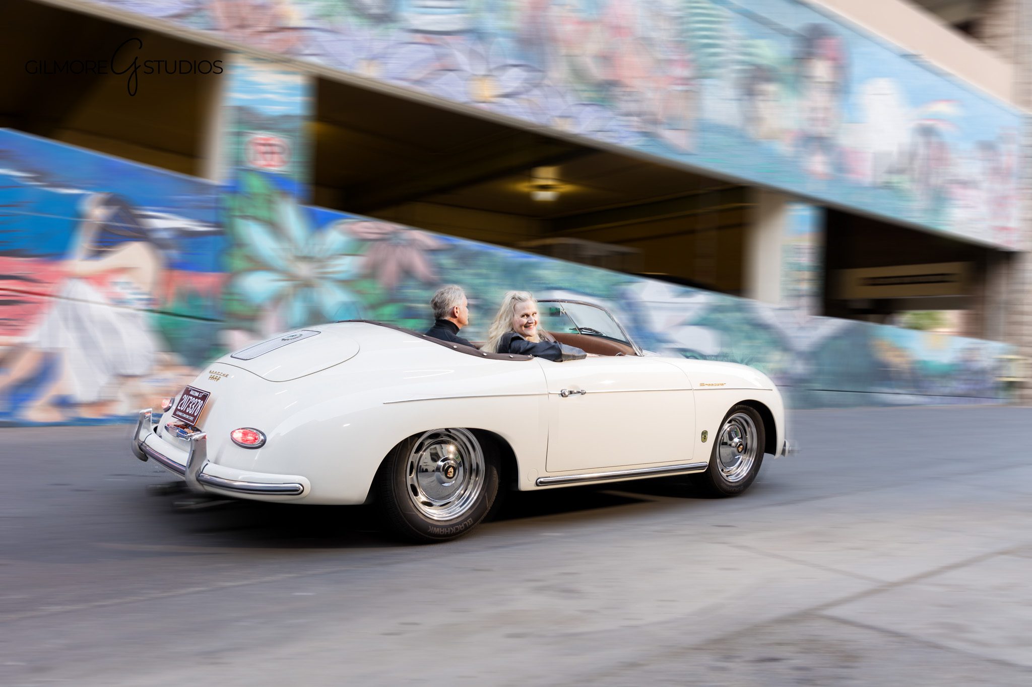 Luxury Porsche couple photography session with clean modern styling

Phoenix Arizona lifestyle couple photographer capturing Porsche portraits