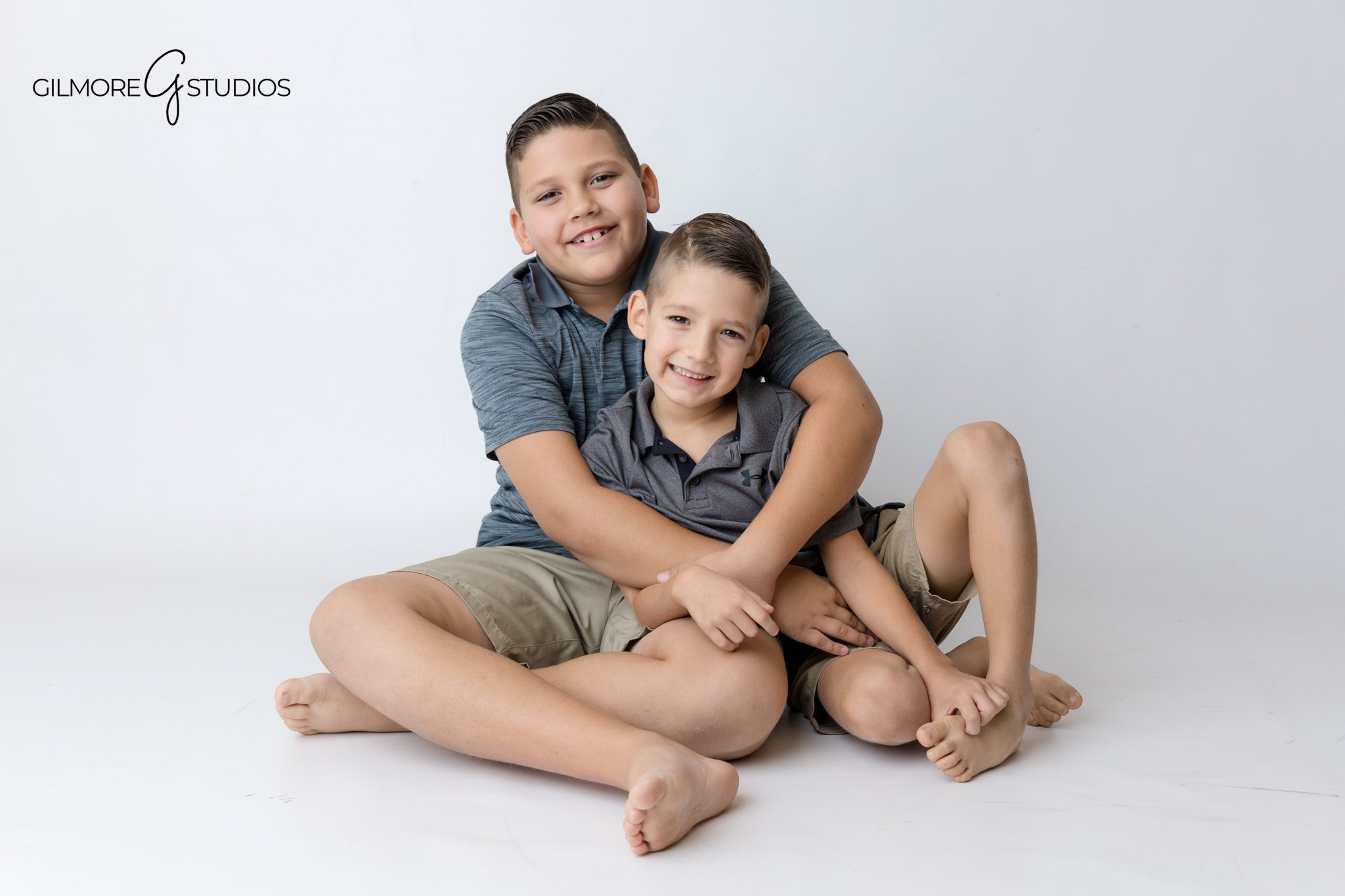 Gilbert Arizona cake smash photographer capturing joyful baby expressions

Boho theme baby portrait photography for a first birthday session