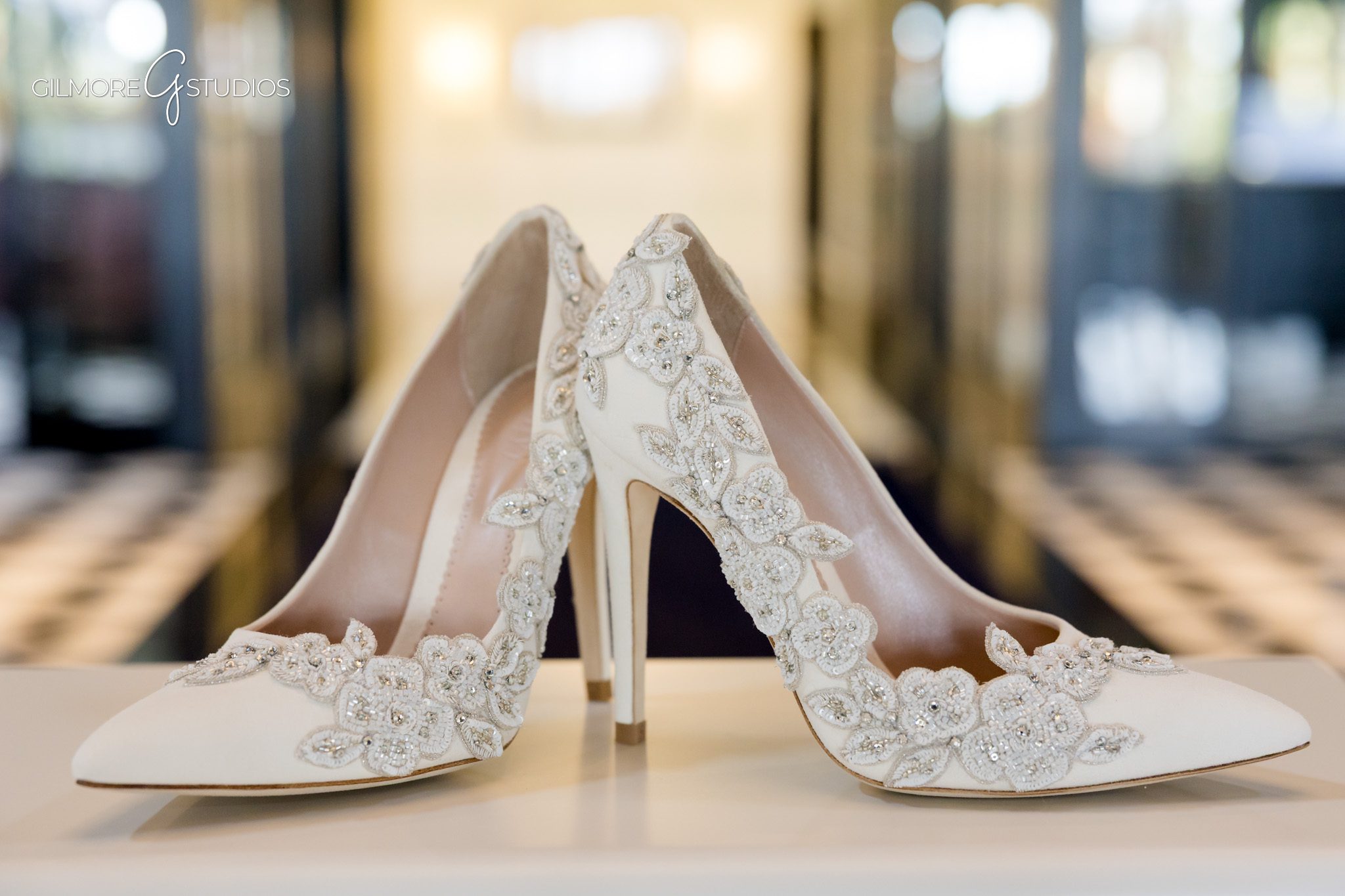 Shepherds Hollow venue photography showing forest and architecture.

Guest candids photographed during Michigan wedding.