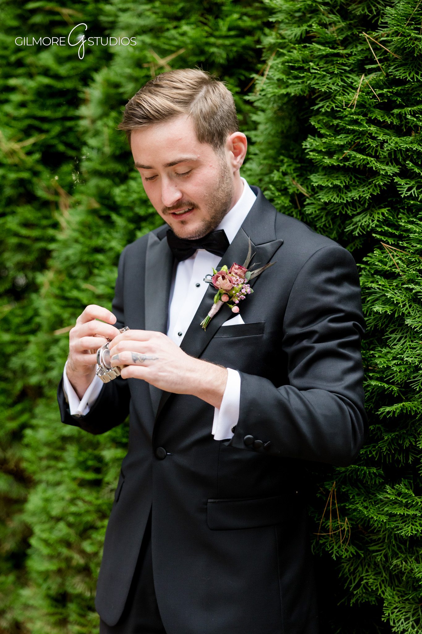 Groom portraits at Shepherds Hollow captured with natural light photography.

Wedding photography capturing ceremony setup at Shepherds Hollow Golf Club.