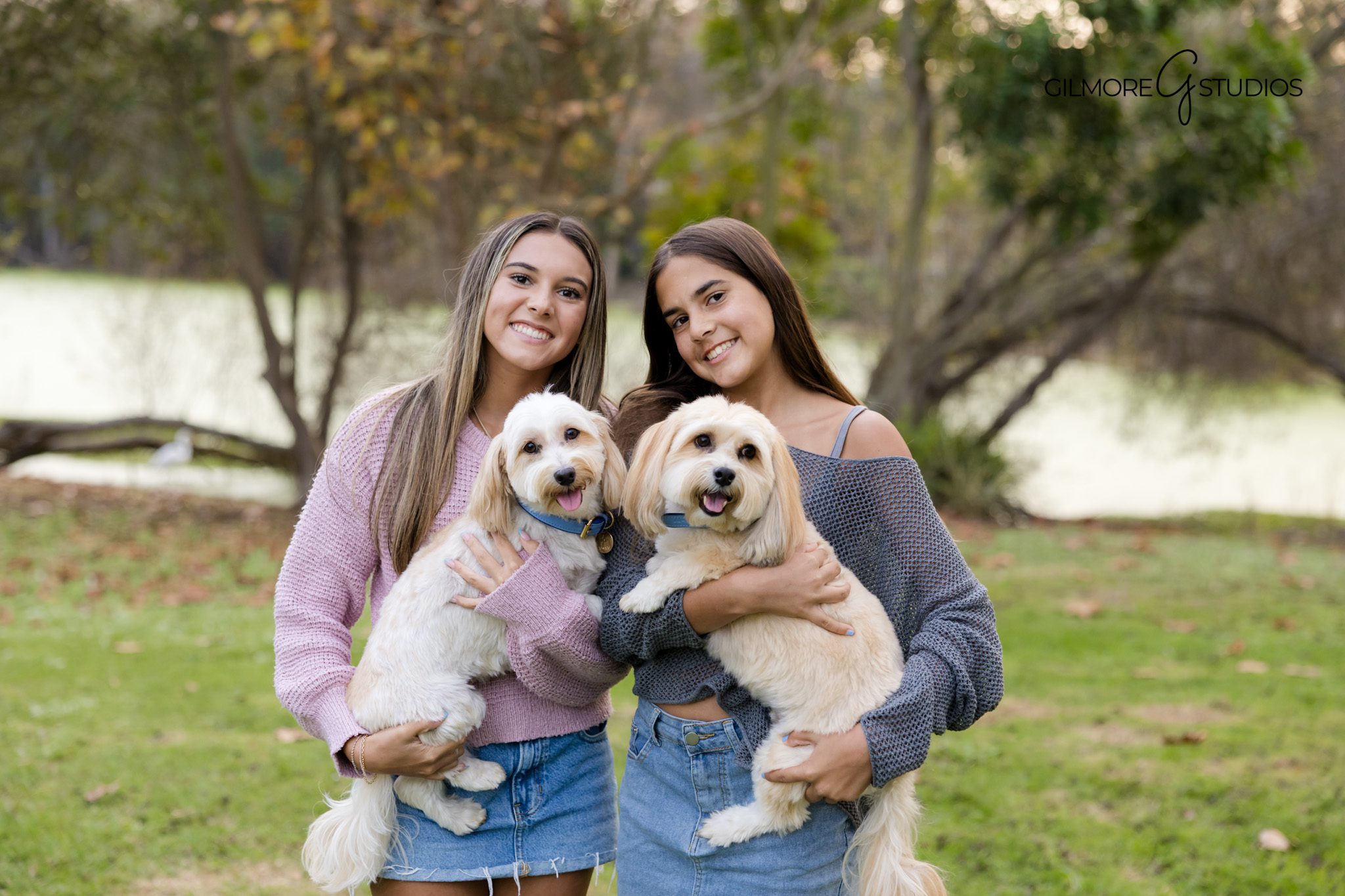 Orange County portrait photographer capturing soft family moment.

Library family photography with modern and clean aesthetic.