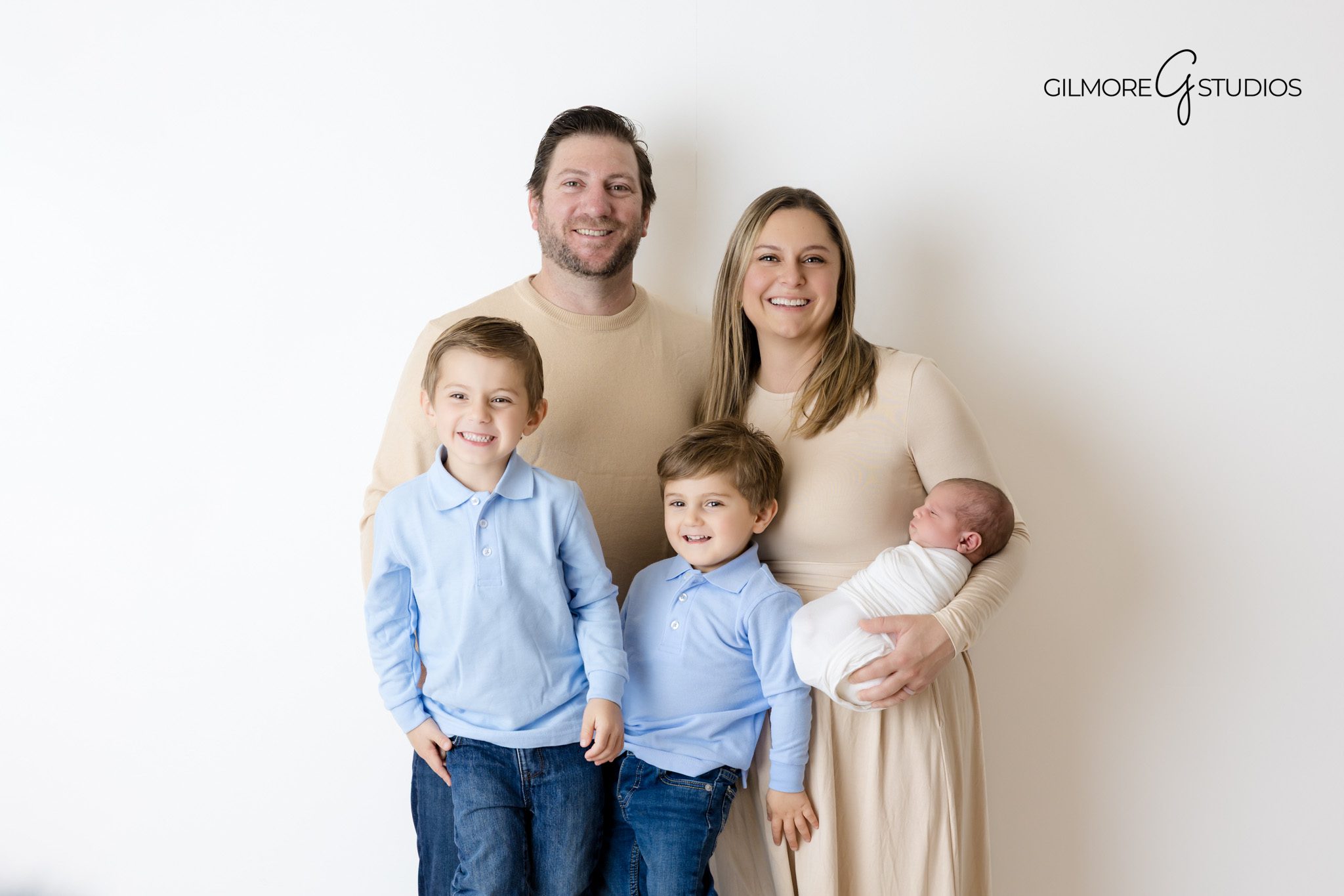 Gilbert photographer capturing baby profile portrait.

Newborn photography showing tiny feet in detailed close up.