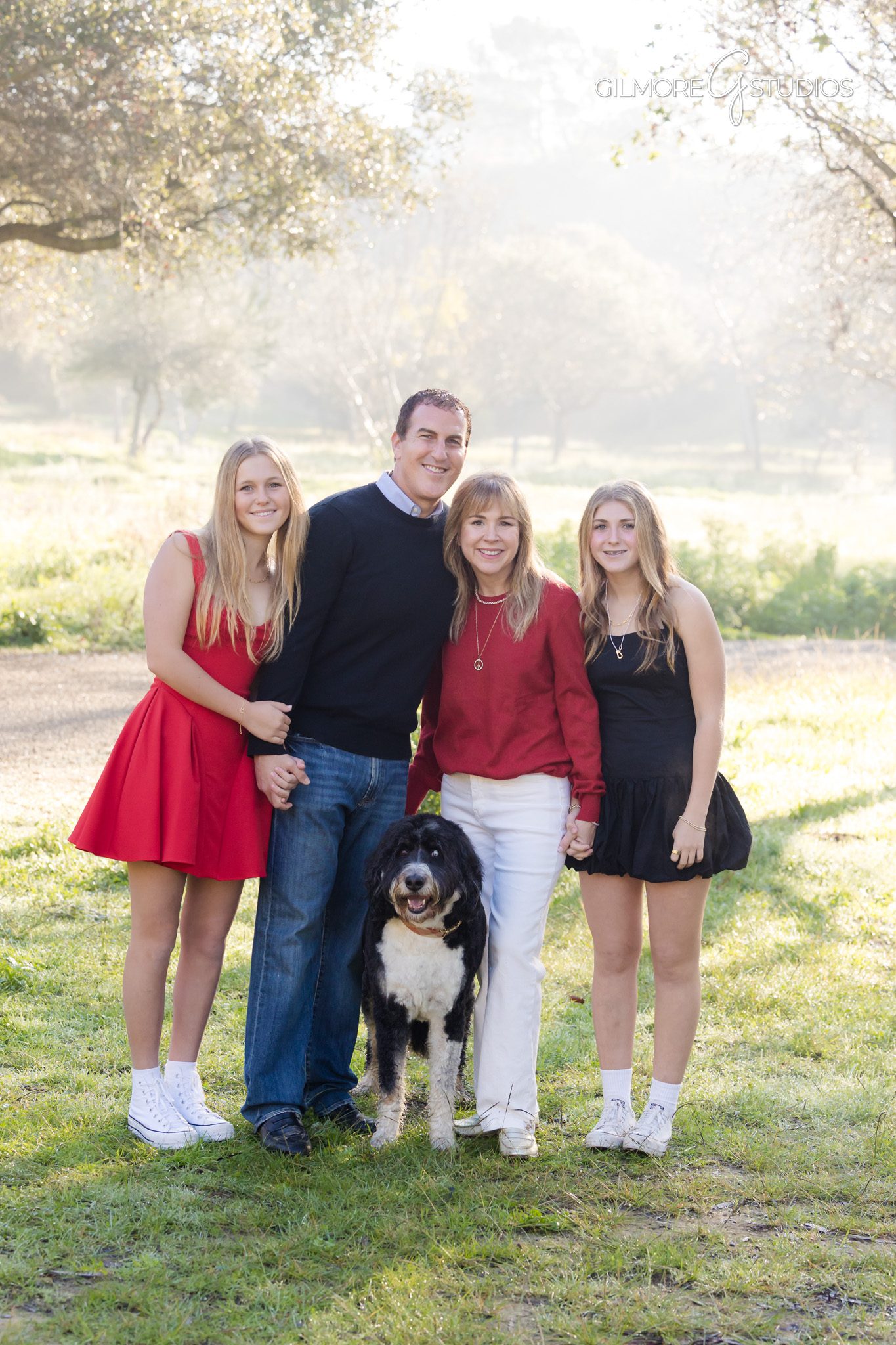 Newport Beach family photographer documenting a relaxed beach family portrait

Family portrait photography in Newport Beach with coastal scenery