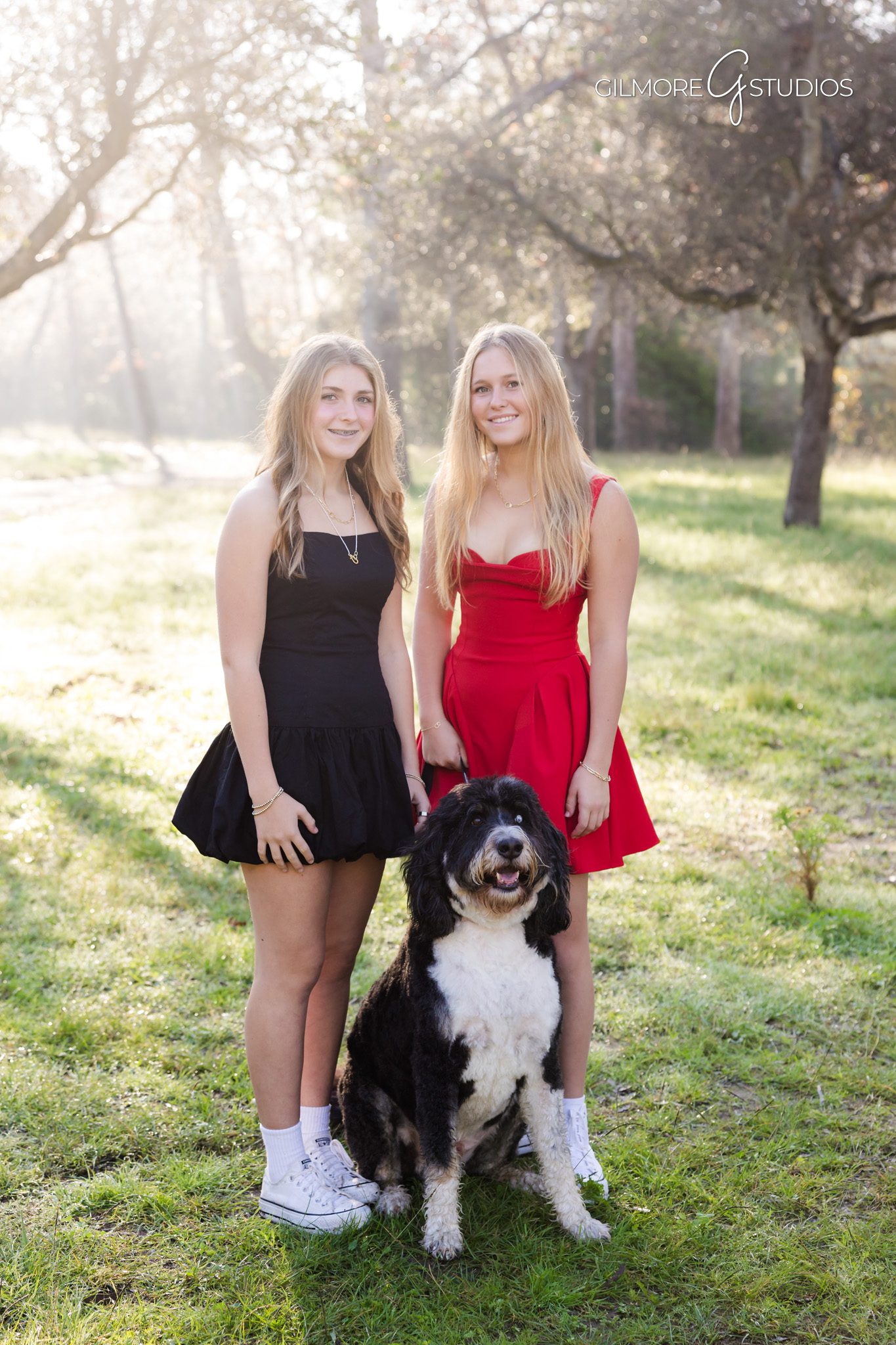 Newport Beach family portrait photographed with soft coastal tones

Family photography Newport Beach session with natural storytelling