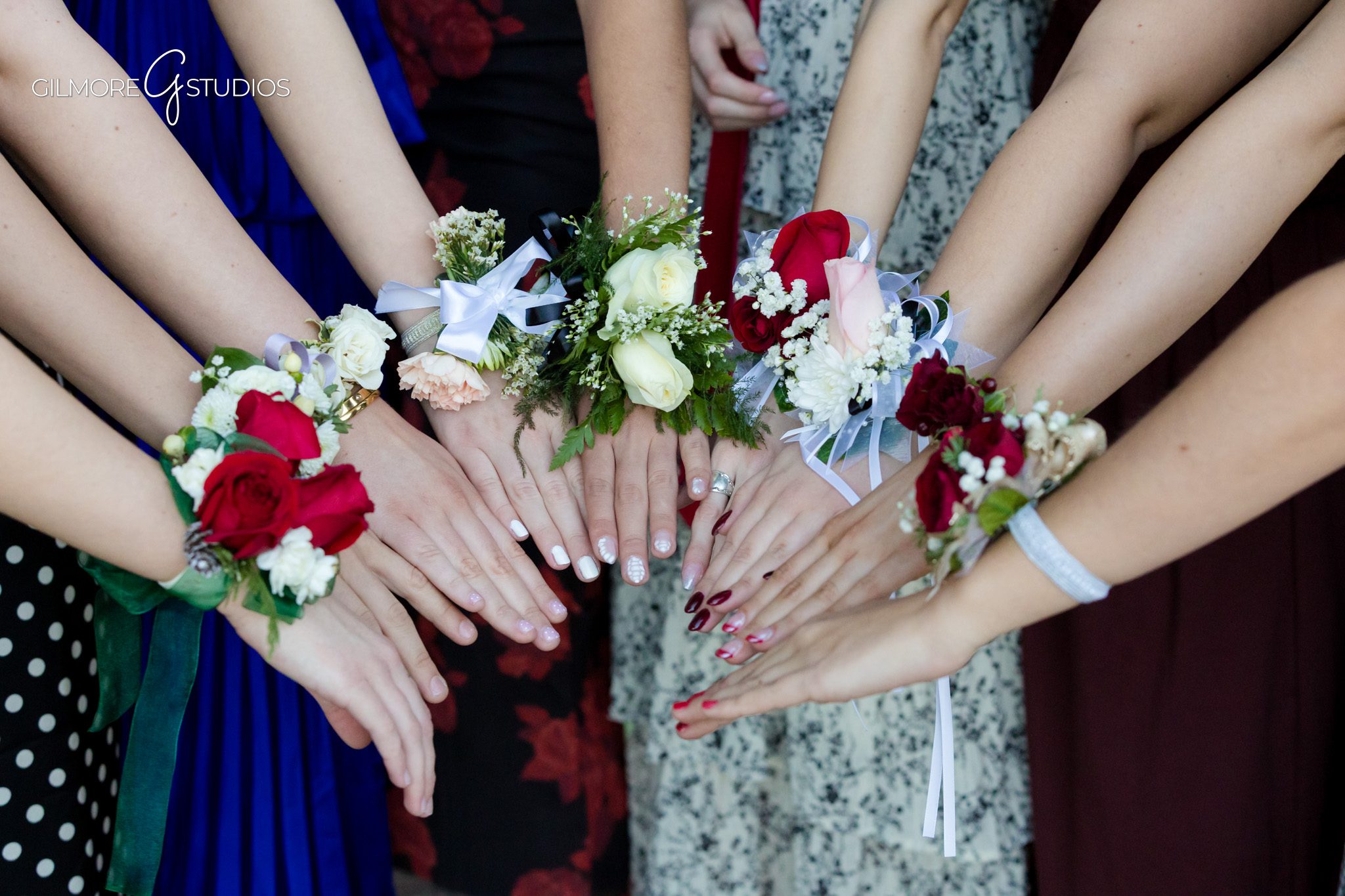 Gilbert Arizona senior pictures photographed by a portrait photographer

Senior photography Gilbert AZ featuring authentic senior portraits