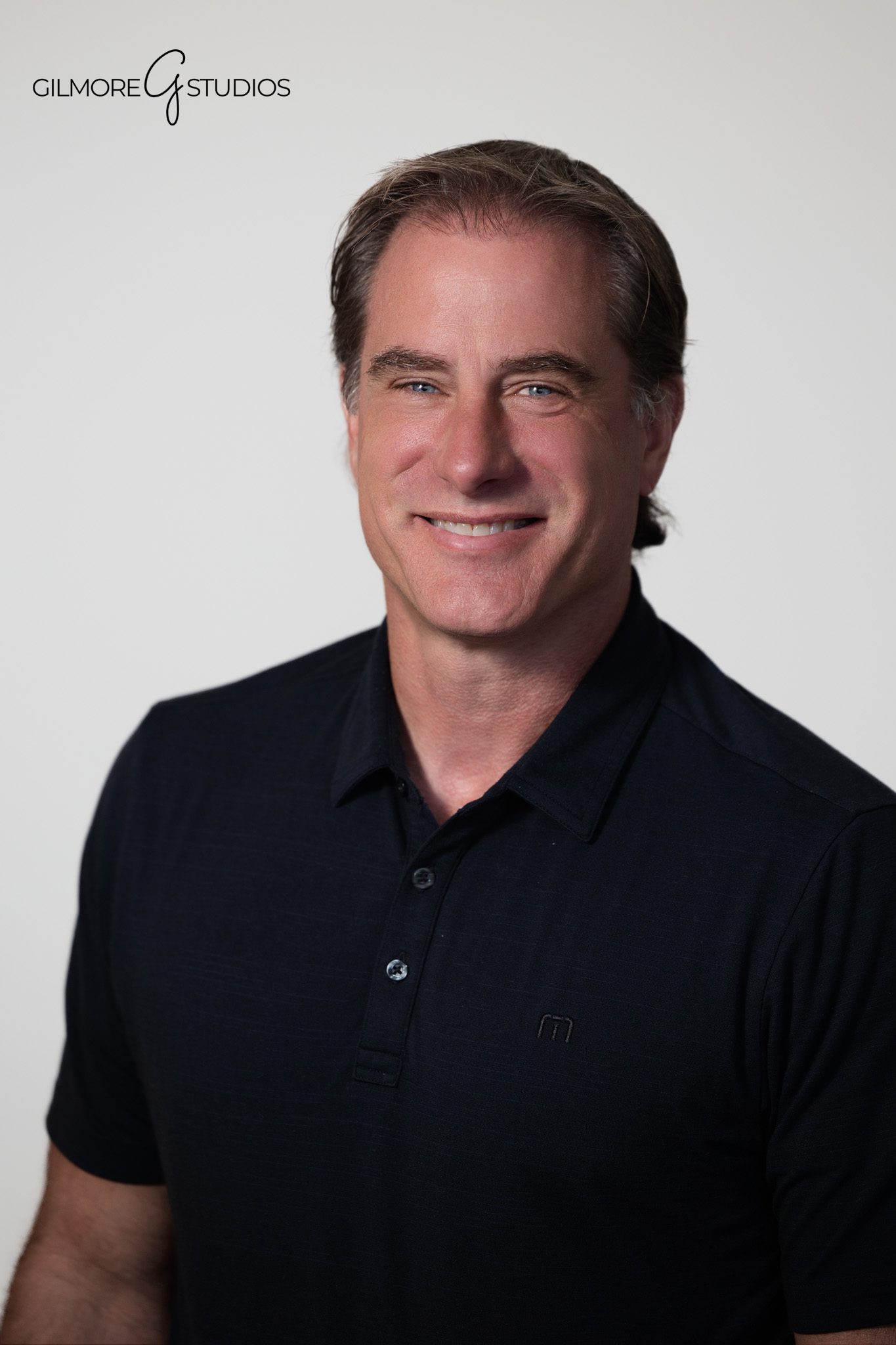 Branding photographer capturing Just Ingredients product-themed lifestyle portraits.

Utah portrait photographer capturing clean, natural headshot for entrepreneur.