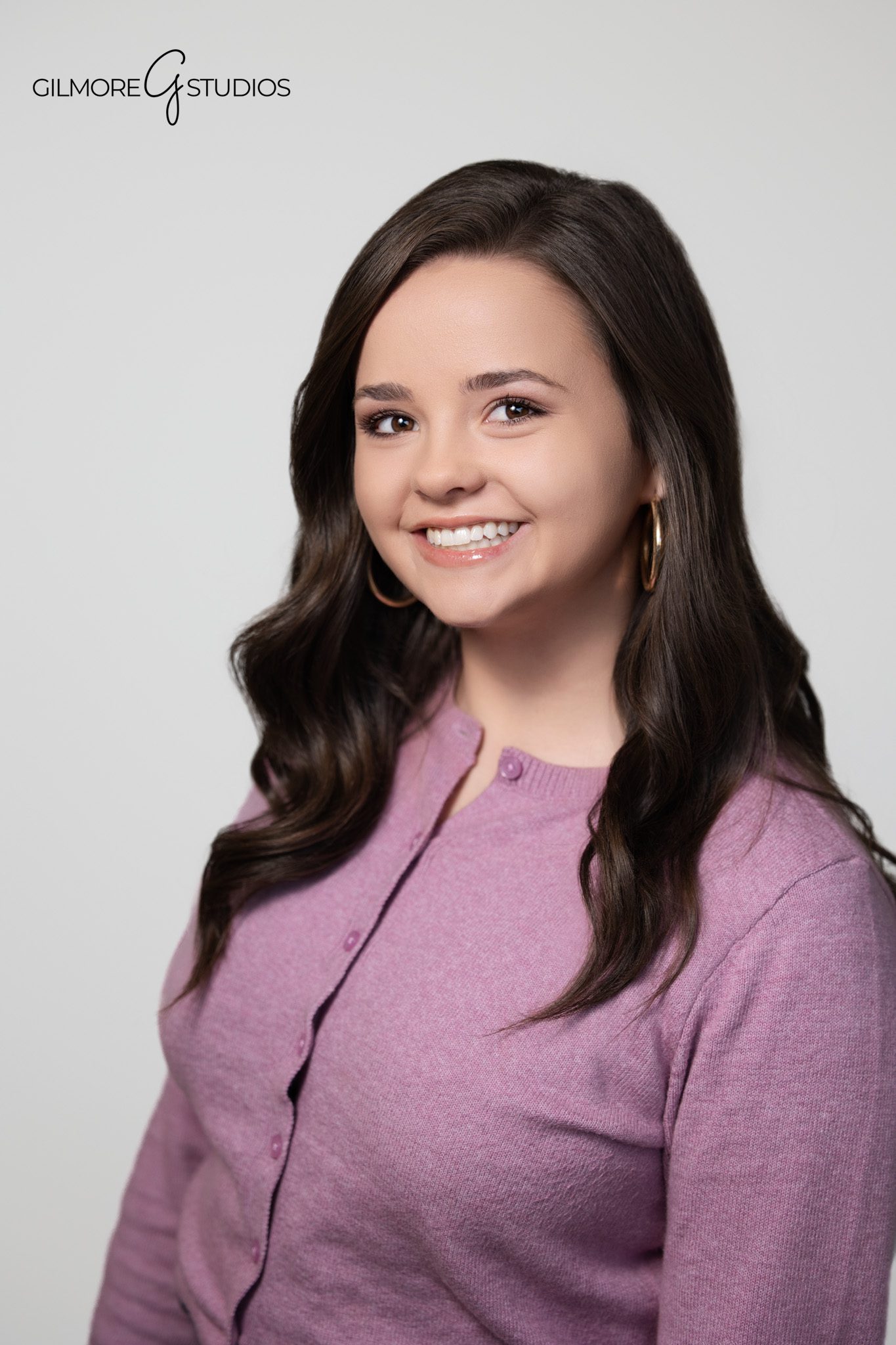 Clean wellness headshot for Karalynne Call captured in simple Utah backdrop.

Utah photographer capturing lifestyle branding for wellness influencer.