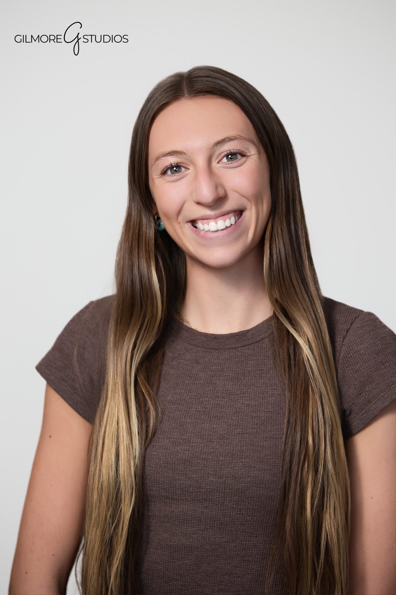 Professional branding photographer capturing signature Just Ingredients look.

Natural Utah headshot photography for wellness product founder.