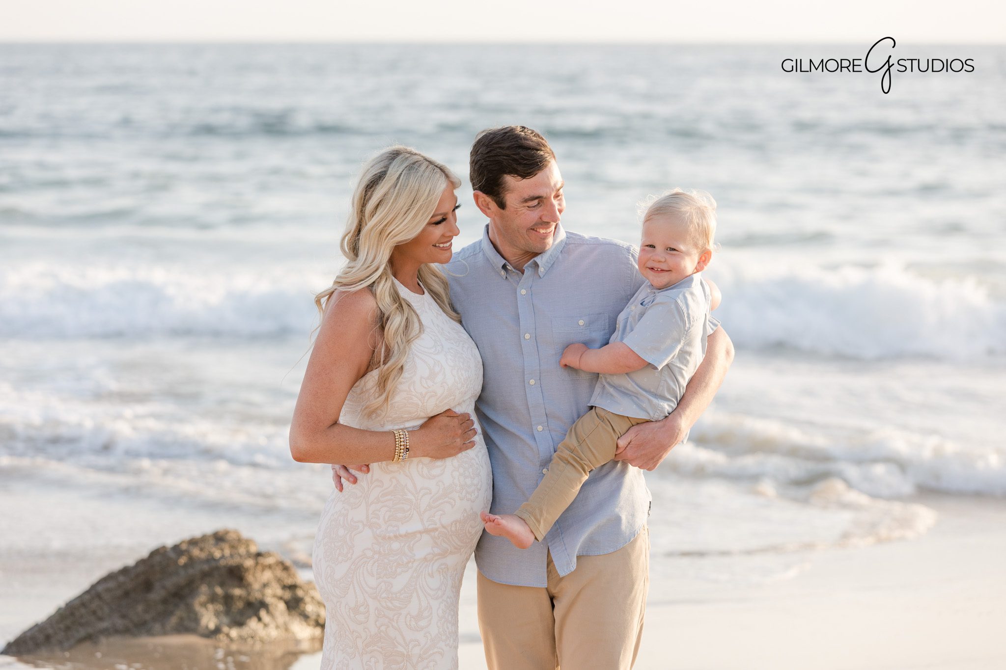 Maternity photography capturing family bond
Parents and children included in maternity photos