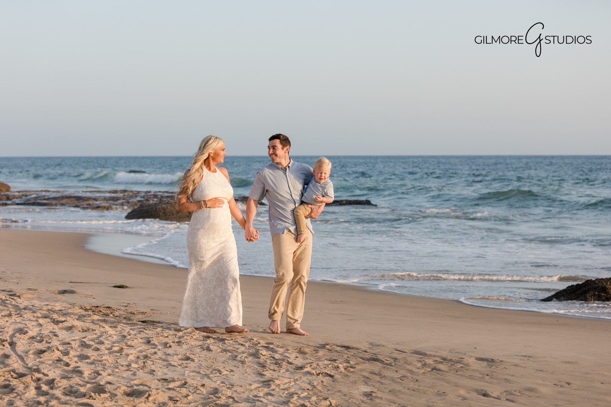 Family-centered maternity photo session
Maternity photography including partner and children