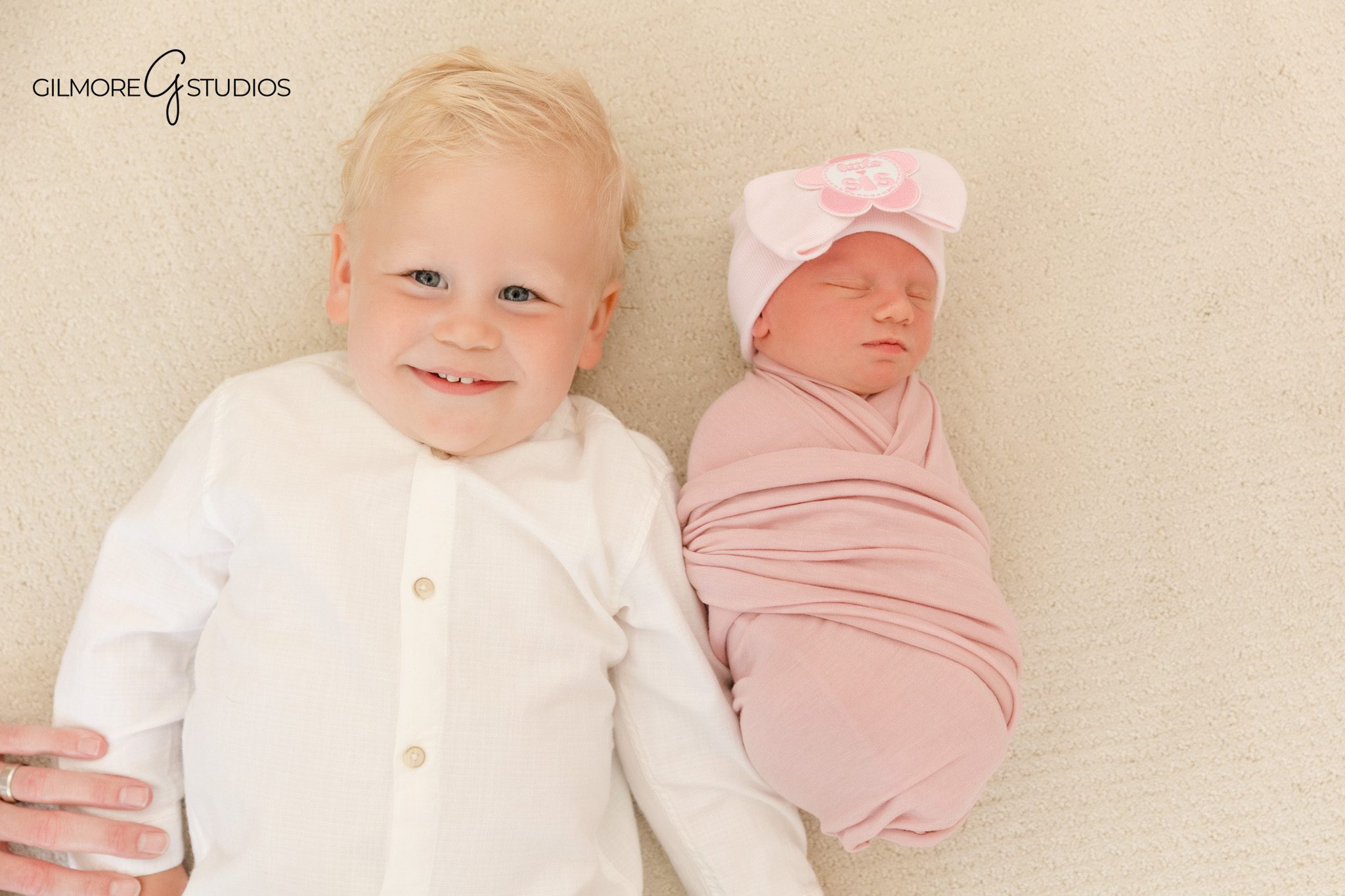 Newborn portrait with soft tones

Timeless newborn photography style