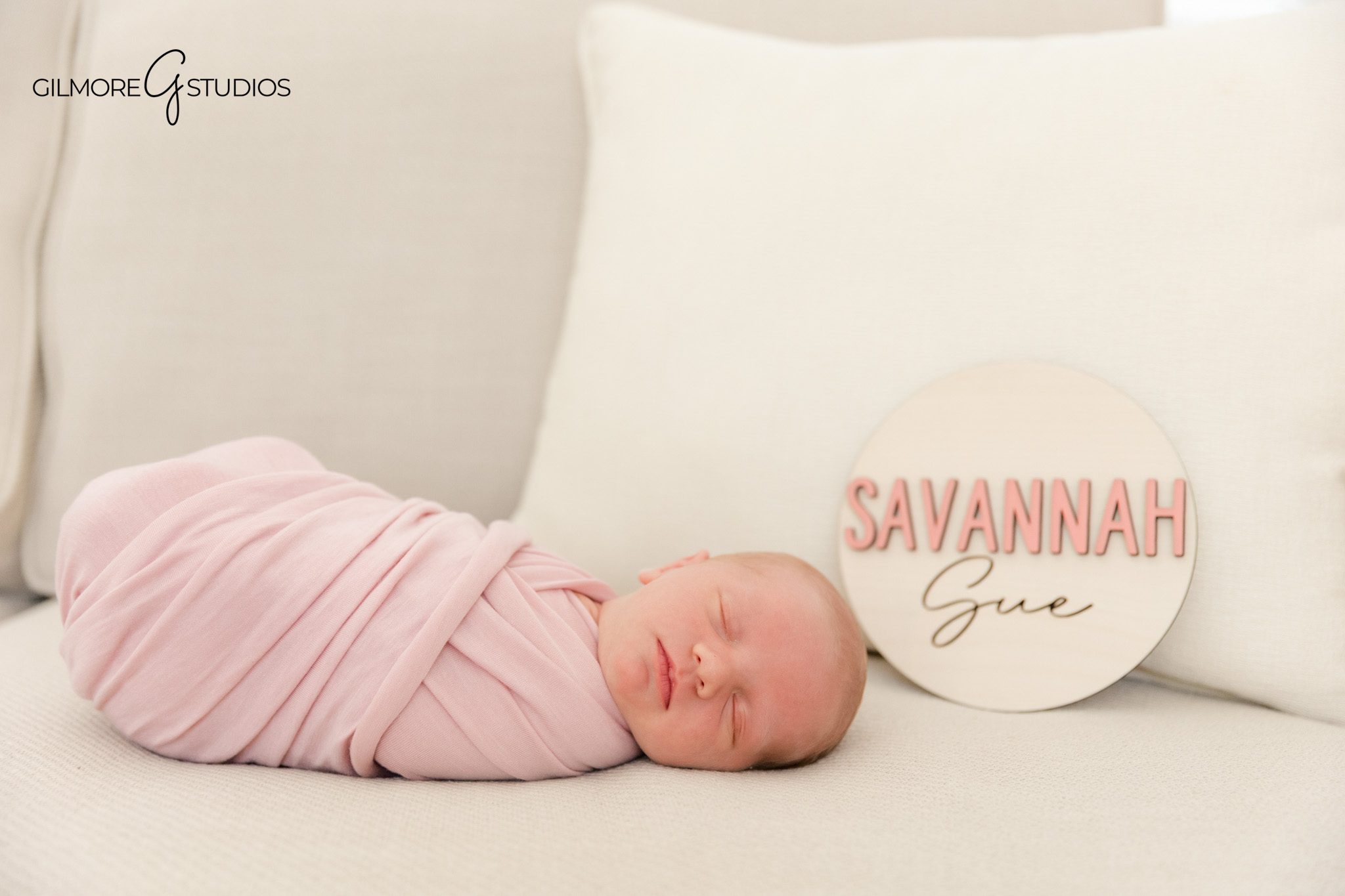 Calm newborn photo moment

Newborn baby photographed naturally