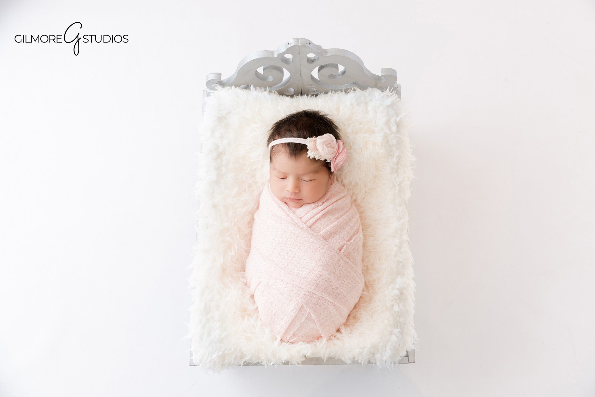 Peaceful newborn baby portrait

Newborn baby resting calmly