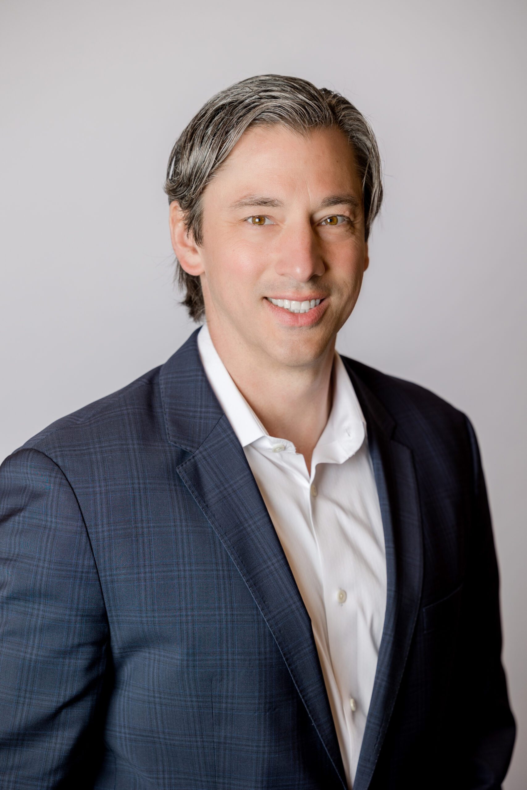 Professional business portrait photography in Phoenix Arizona office setting

Phoenix AZ executive headshot photographer creating timeless commercial portraits