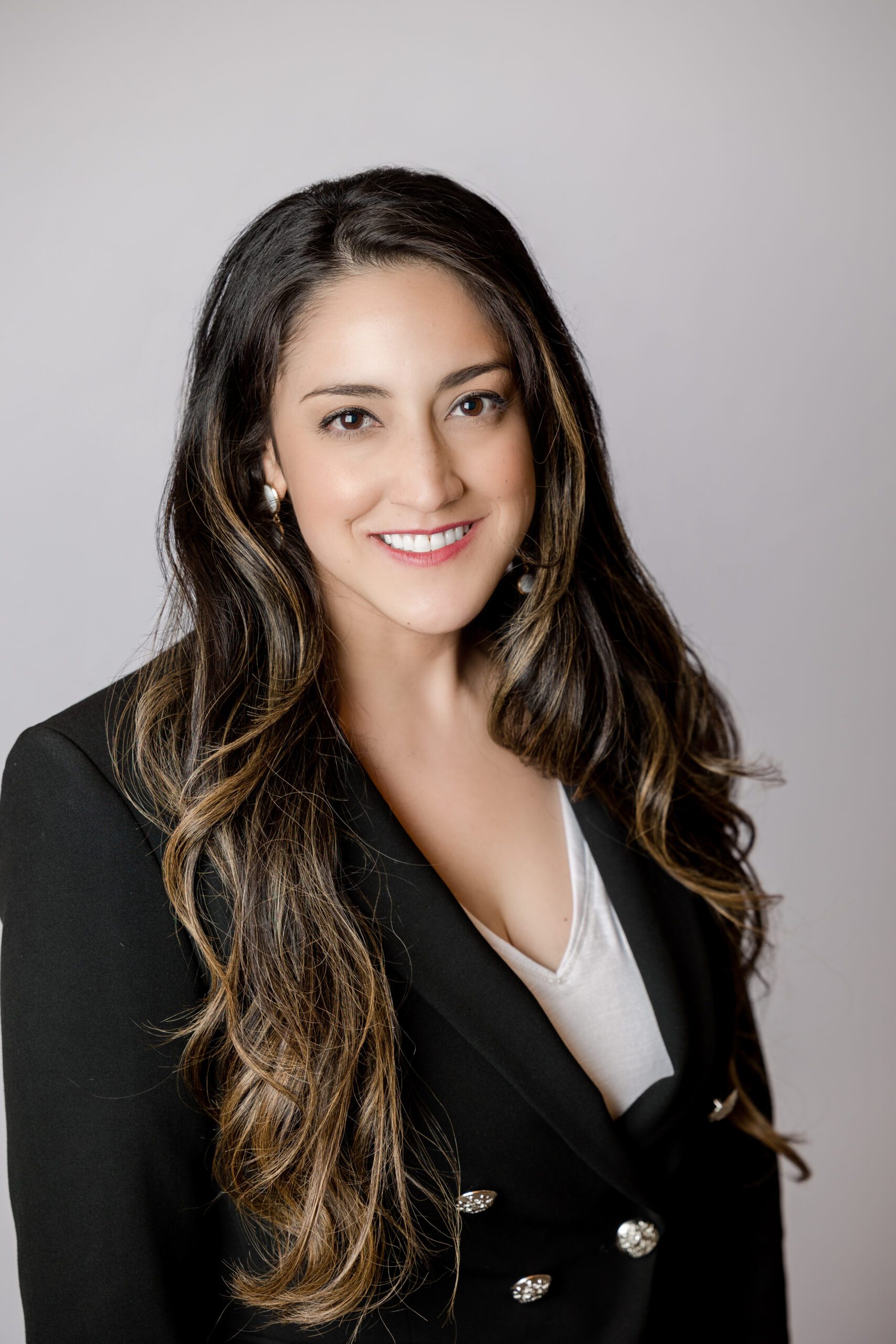 Business branding portraits captured by Phoenix AZ headshot photographer

Phoenix Arizona professional commercial headshots for entrepreneurs