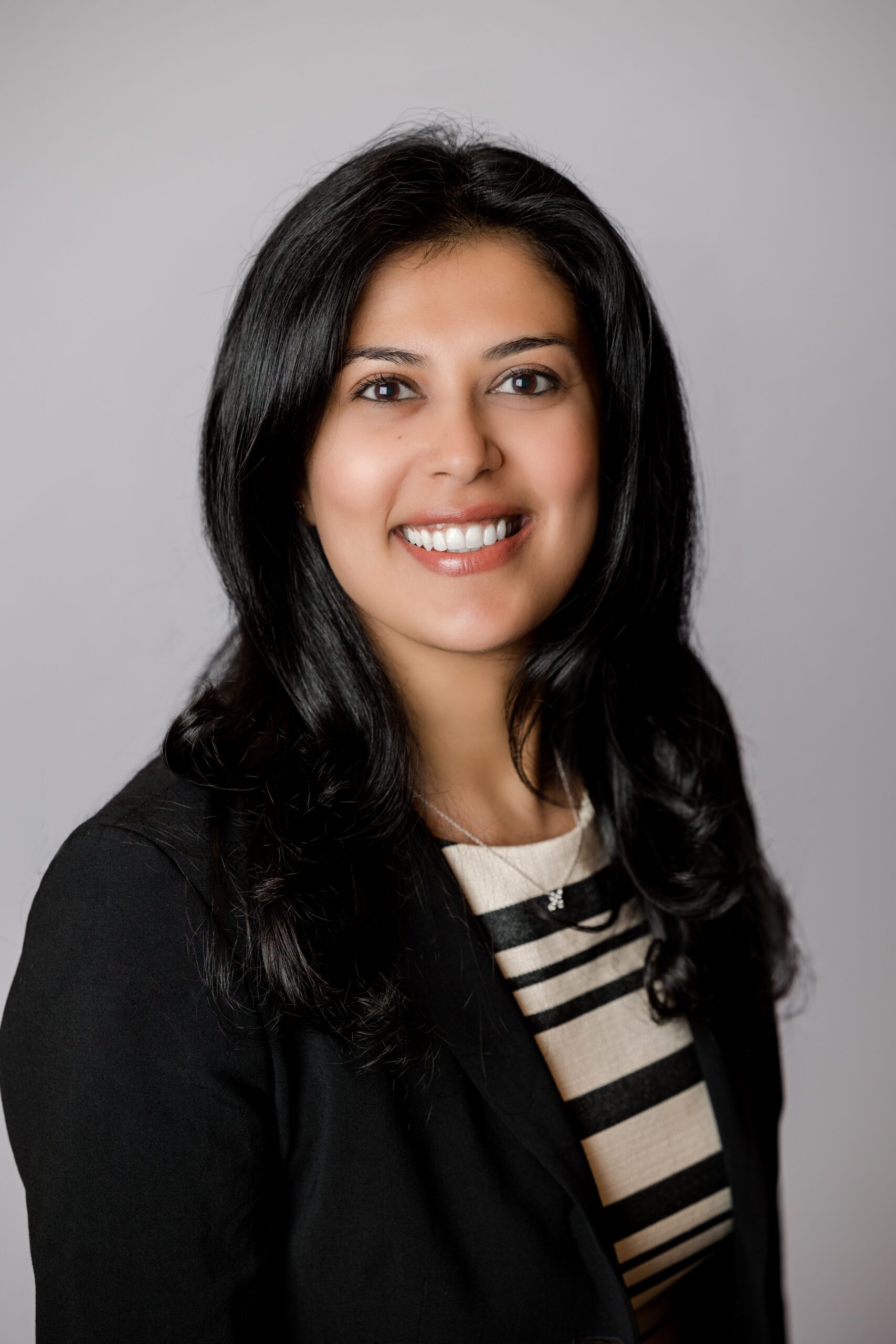 Executive business portrait photographed in Phoenix AZ studio

Phoenix AZ corporate headshot photographer creating modern branding photos