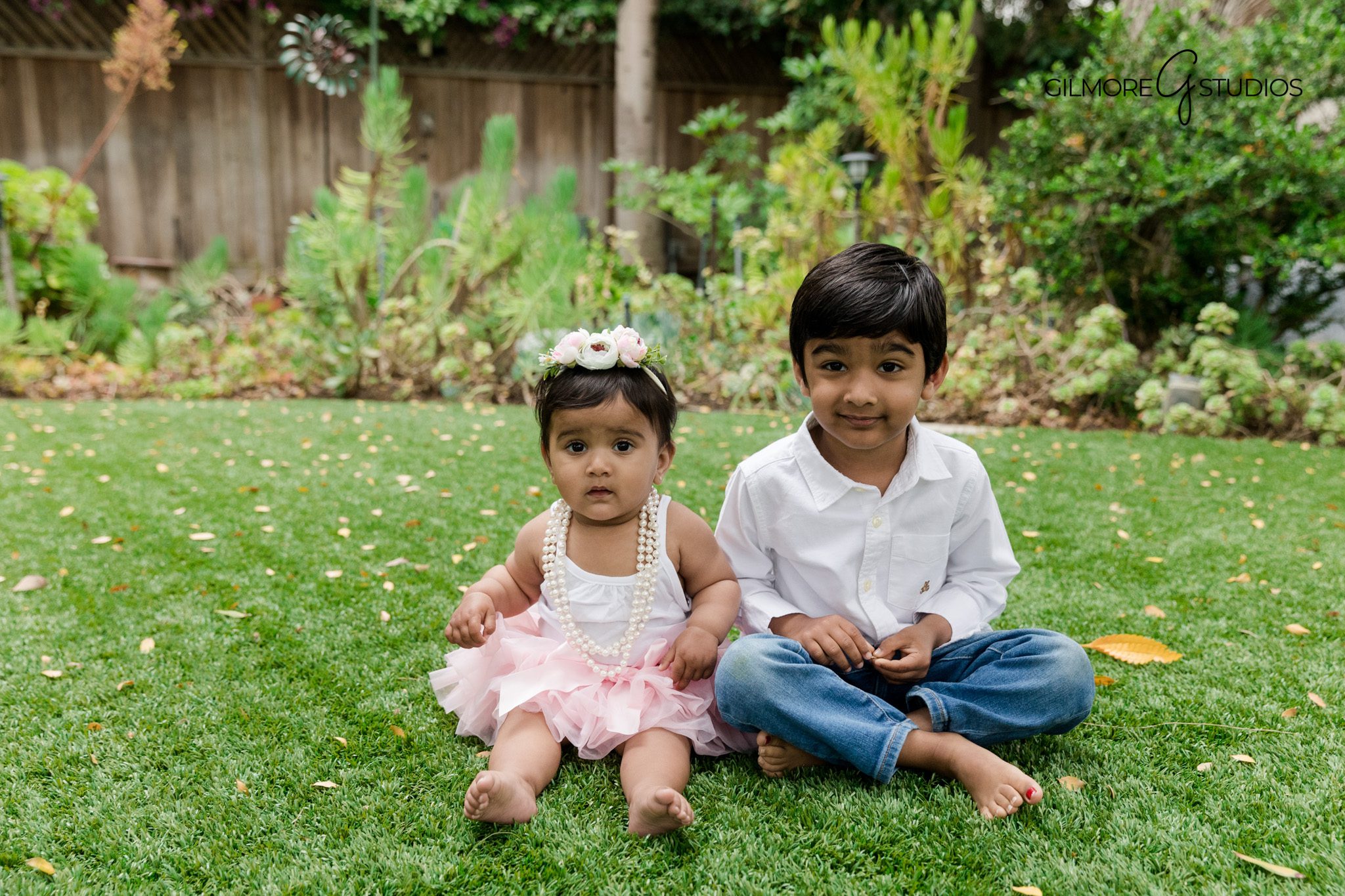 Mermaid themed baby birthday portraits in Orange County studio

Pastel mermaid cake smash photography for first birthday in Orange County