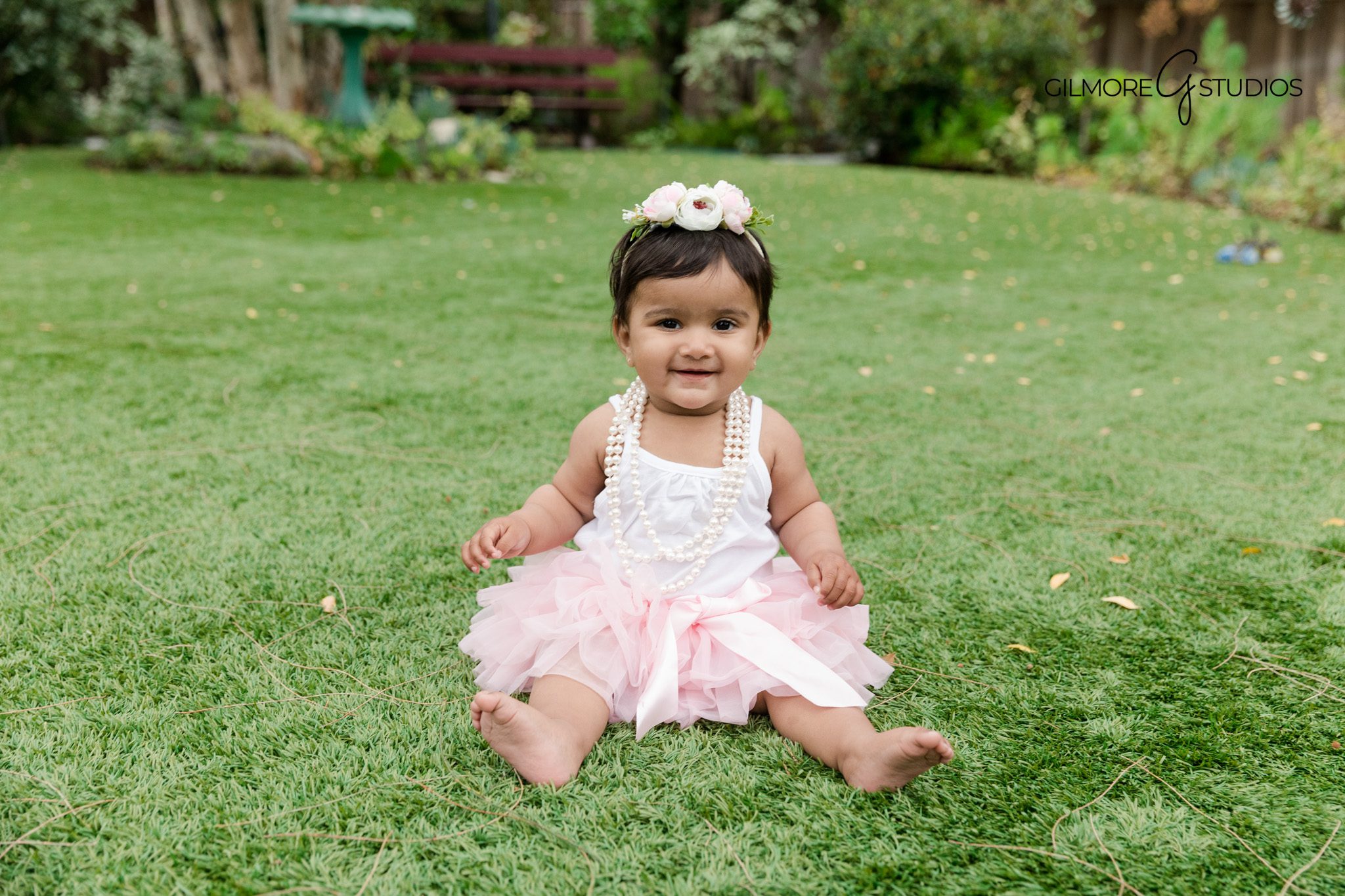 Mermaid inspired milestone baby photography session in Orange County

Indoor cake smash studio portraits mermaid theme Orange County