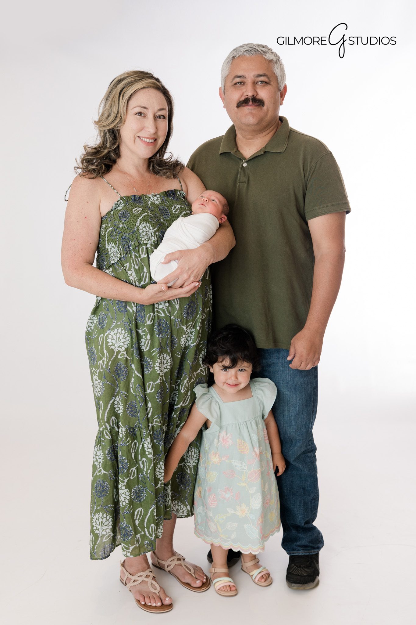 Newborn photography studio creating classic baby portraits Arizona

Baby milestone photography by Scottsdale newborn photographer Queen Creek