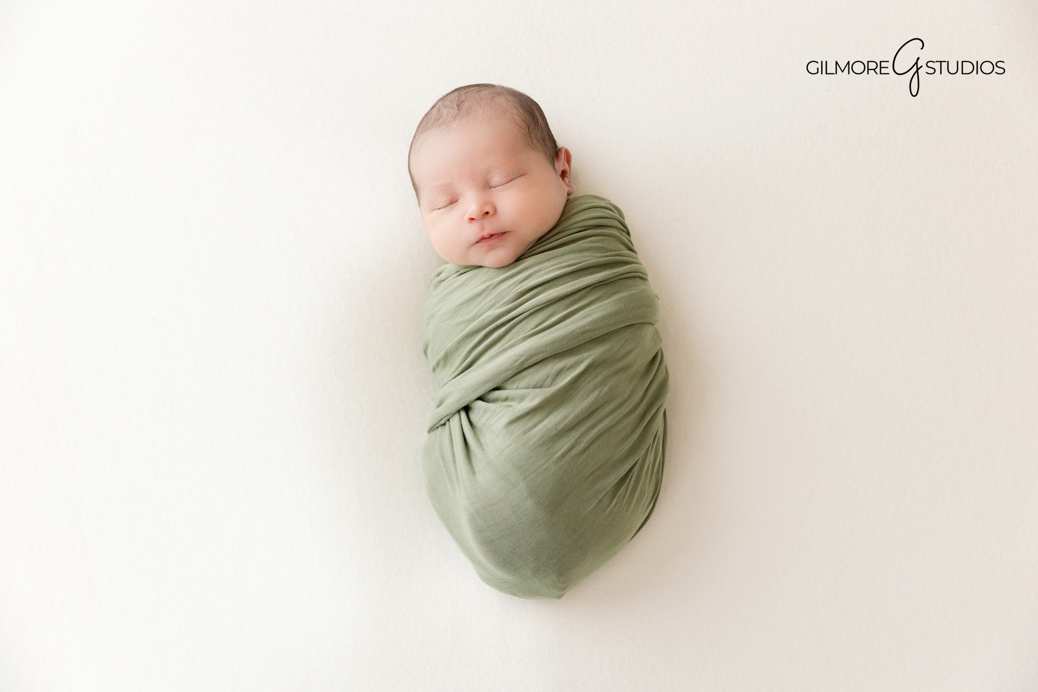 Professional newborn portrait photography in Queen Creek AZ

Soft styled newborn photography by Scottsdale baby photographer