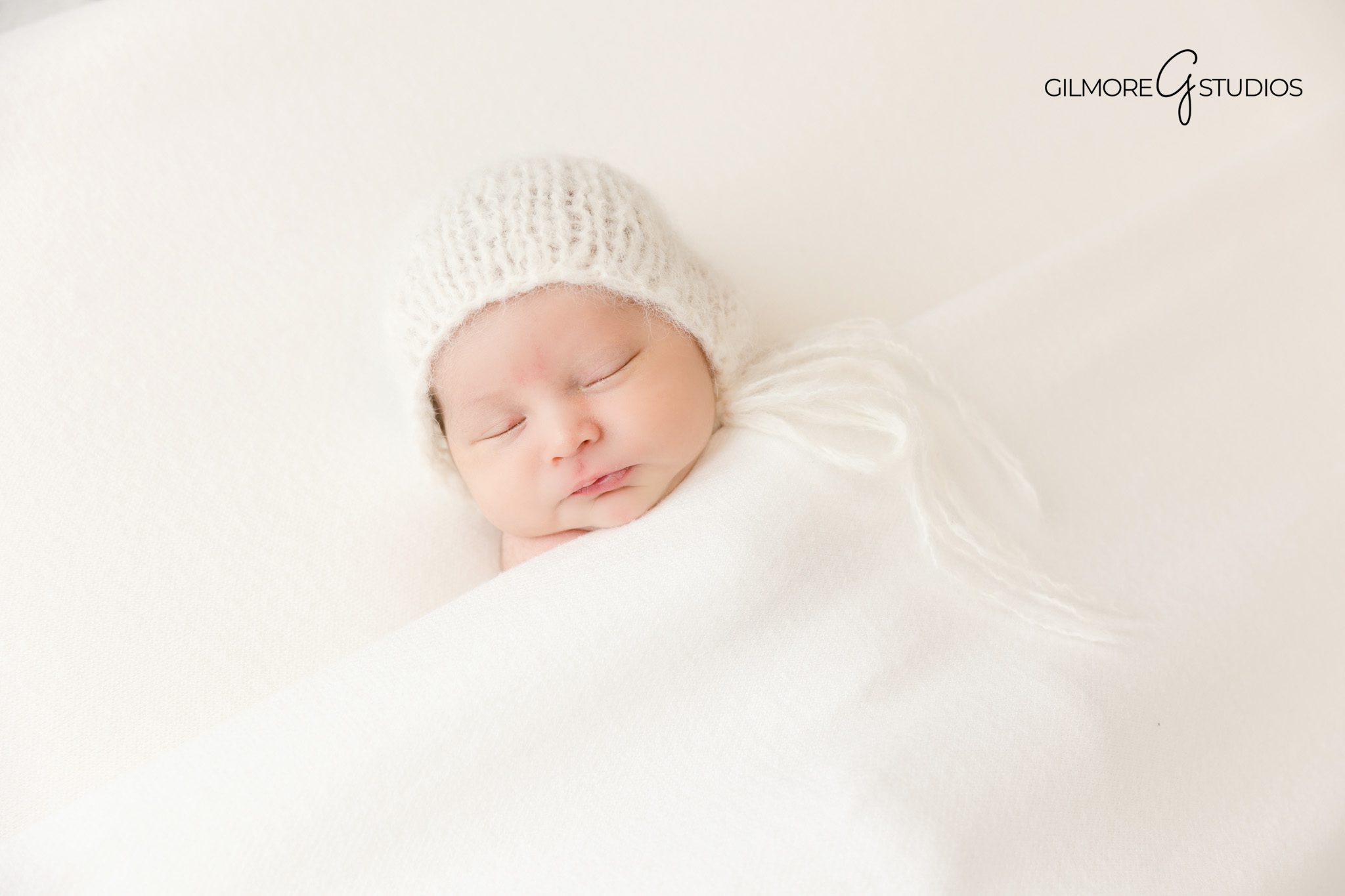 Newborn studio portraits with natural light in Queen Creek AZ

Scottsdale newborn photographer creating calm baby photography Arizona
