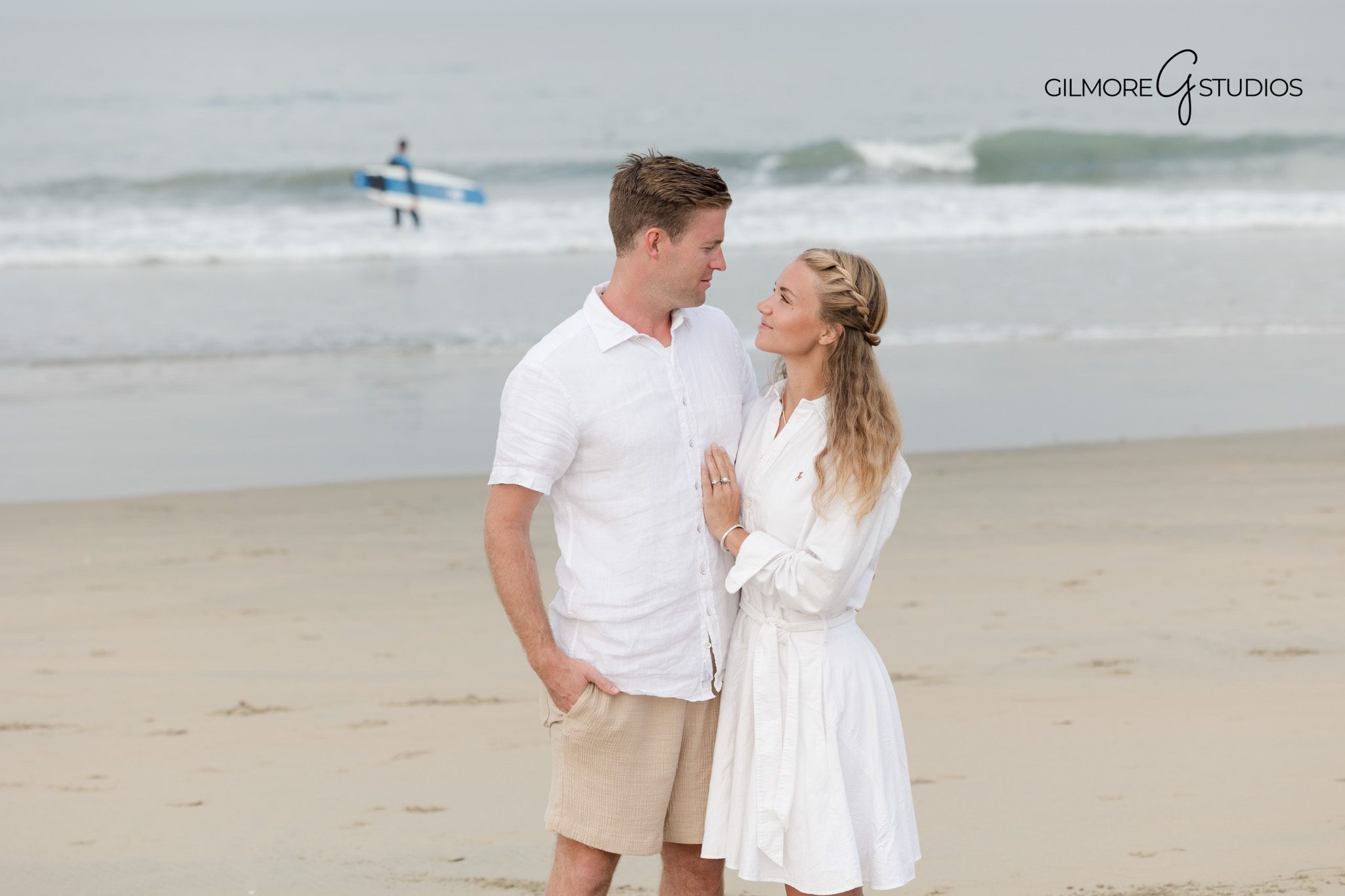Professional extended family photography documenting a coastal family session

Newport Pier extended family portrait photography captured with clean composition