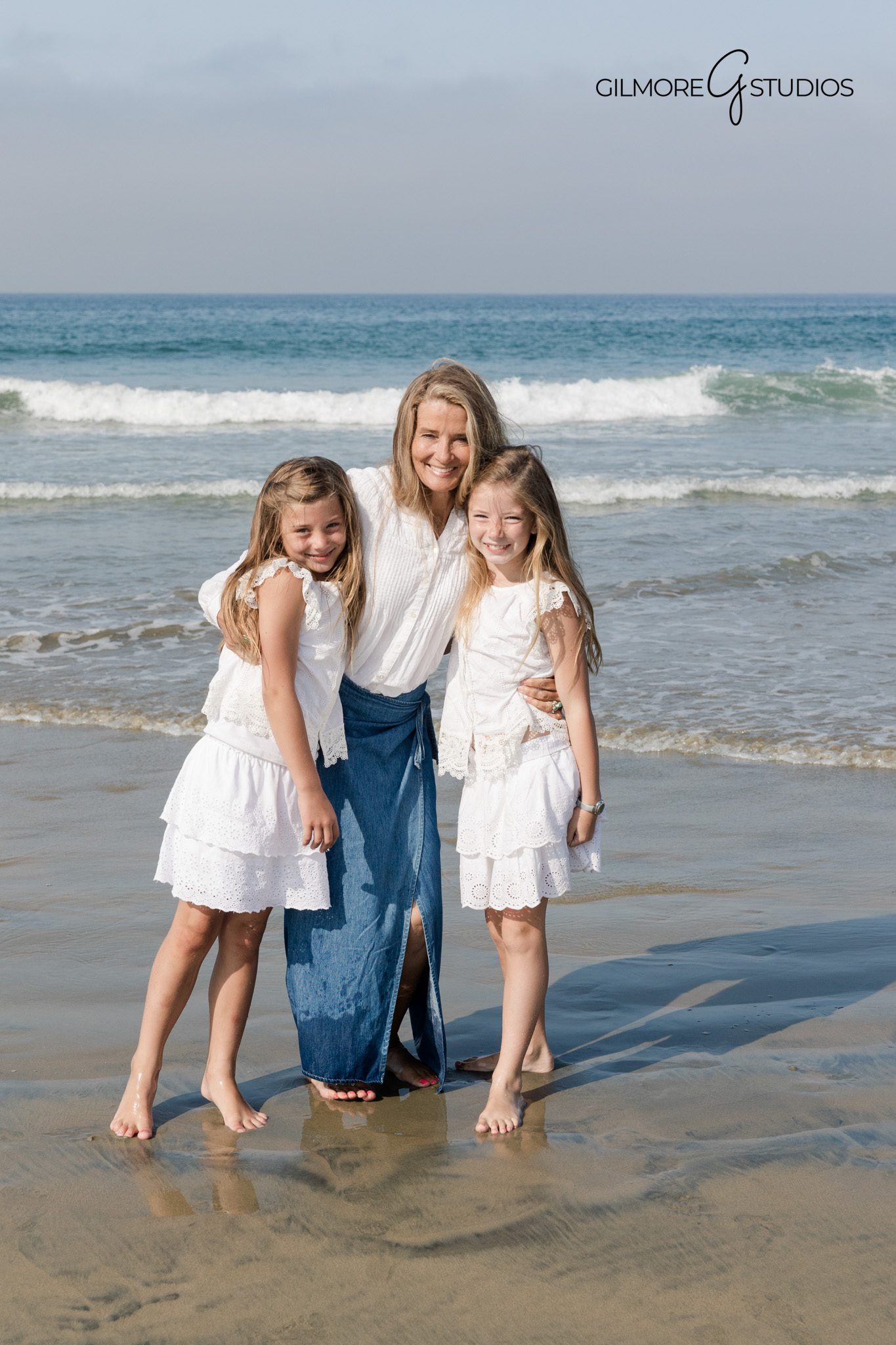 Extended family photography session at Newport Beach Pier with soft light

Newport Pier extended family photos designed for generational albums