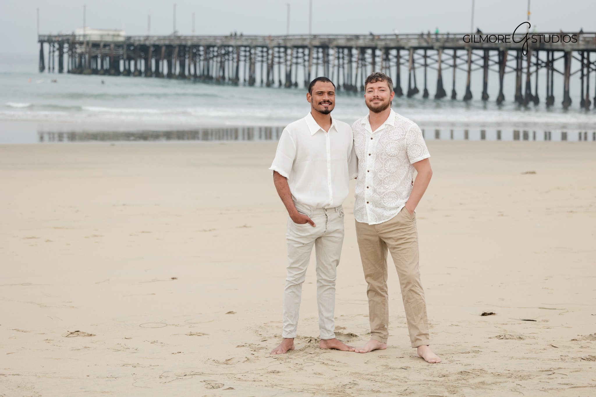 Professional family photographer capturing pier extended family portraits

Newport Beach pier extended family photography with ocean and sky backdrops