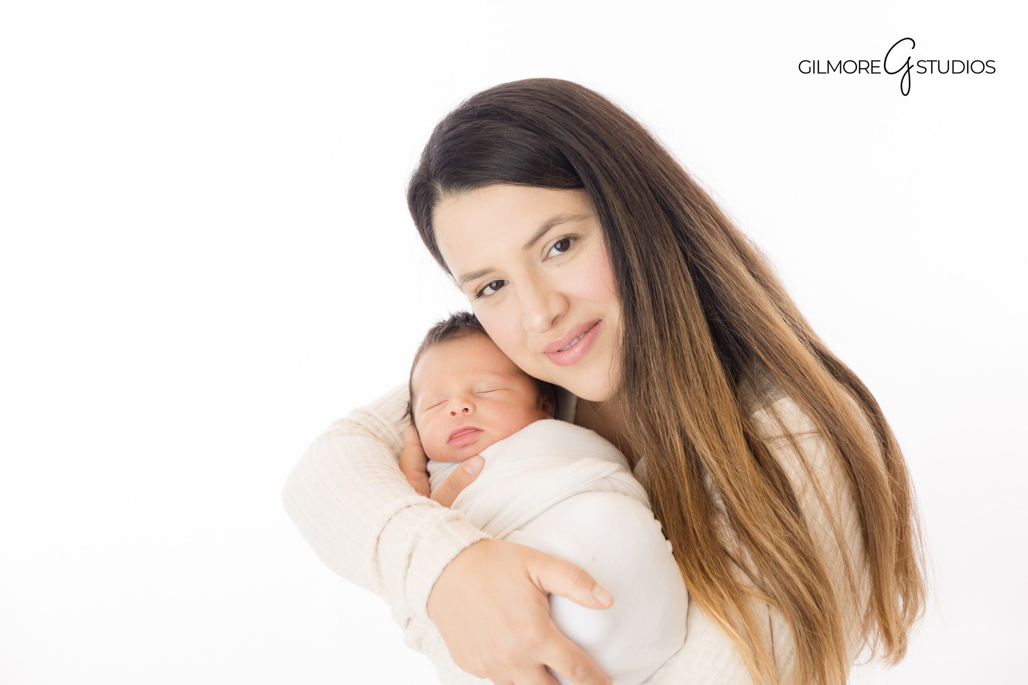Calm and simple winter newborn photography
Newborn portrait during winter photo session