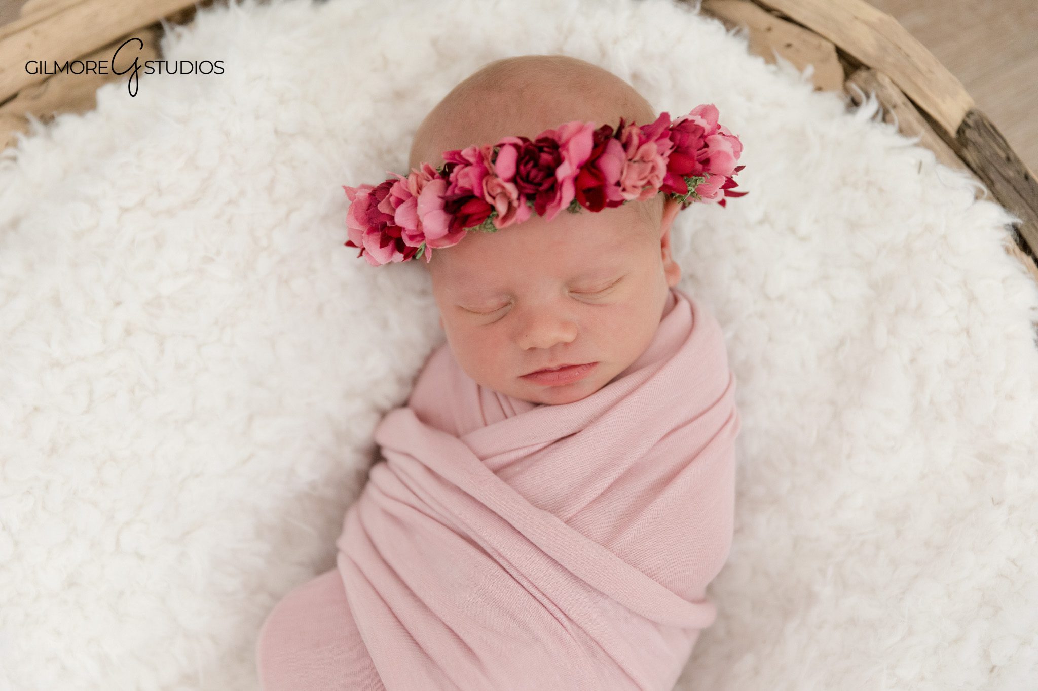 Missionary portrait at Gilbert AZ temple by family photographer

Temple portrait photographer Gilbert Arizona missionary session