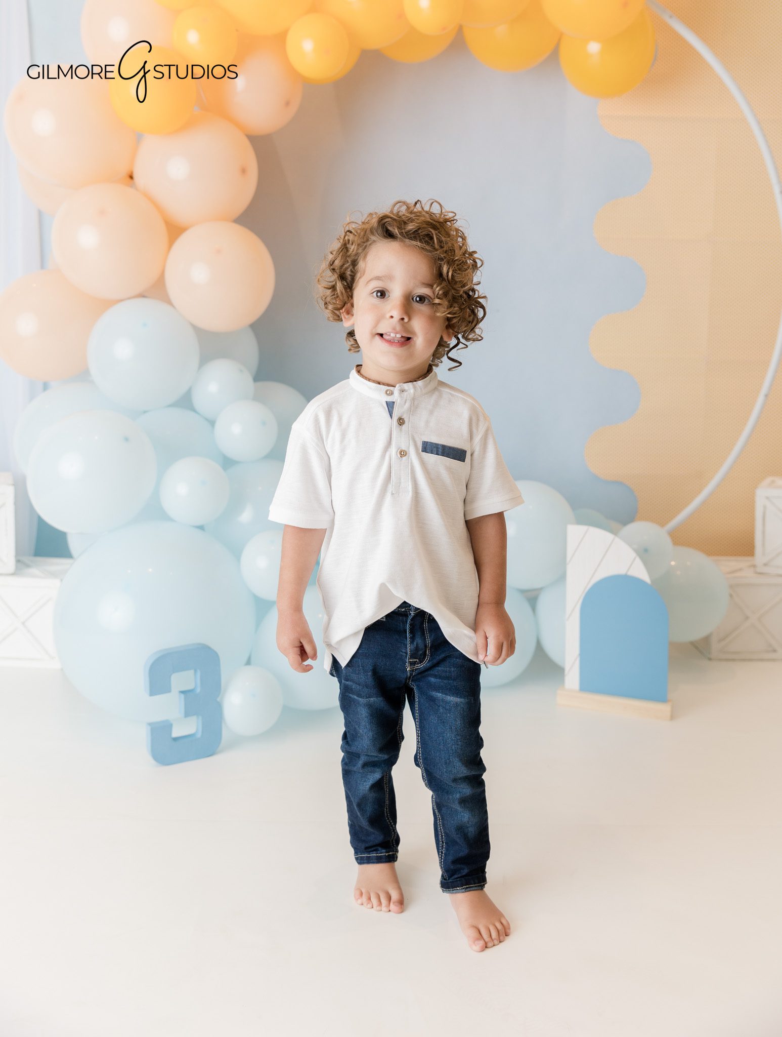 Child milestone portrait photographer creating studio birthday photography in Newport Beach

Three year old birthday portraits photographed in Newport Beach CA studio