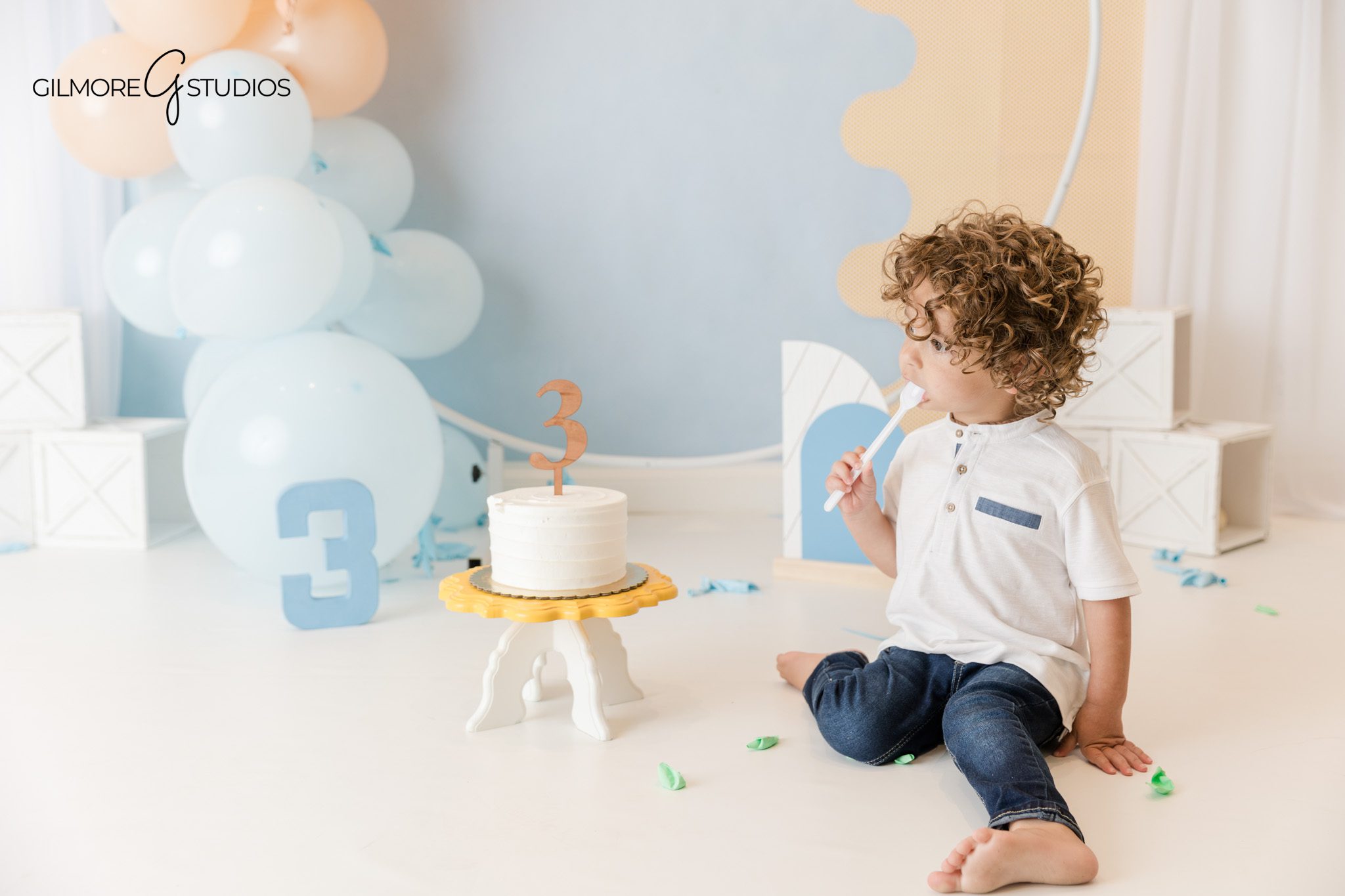 Child birthday milestone photography session by Newport Beach studio photographer

Professional milestone portrait photography capturing toddler joy in Newport Beach studio