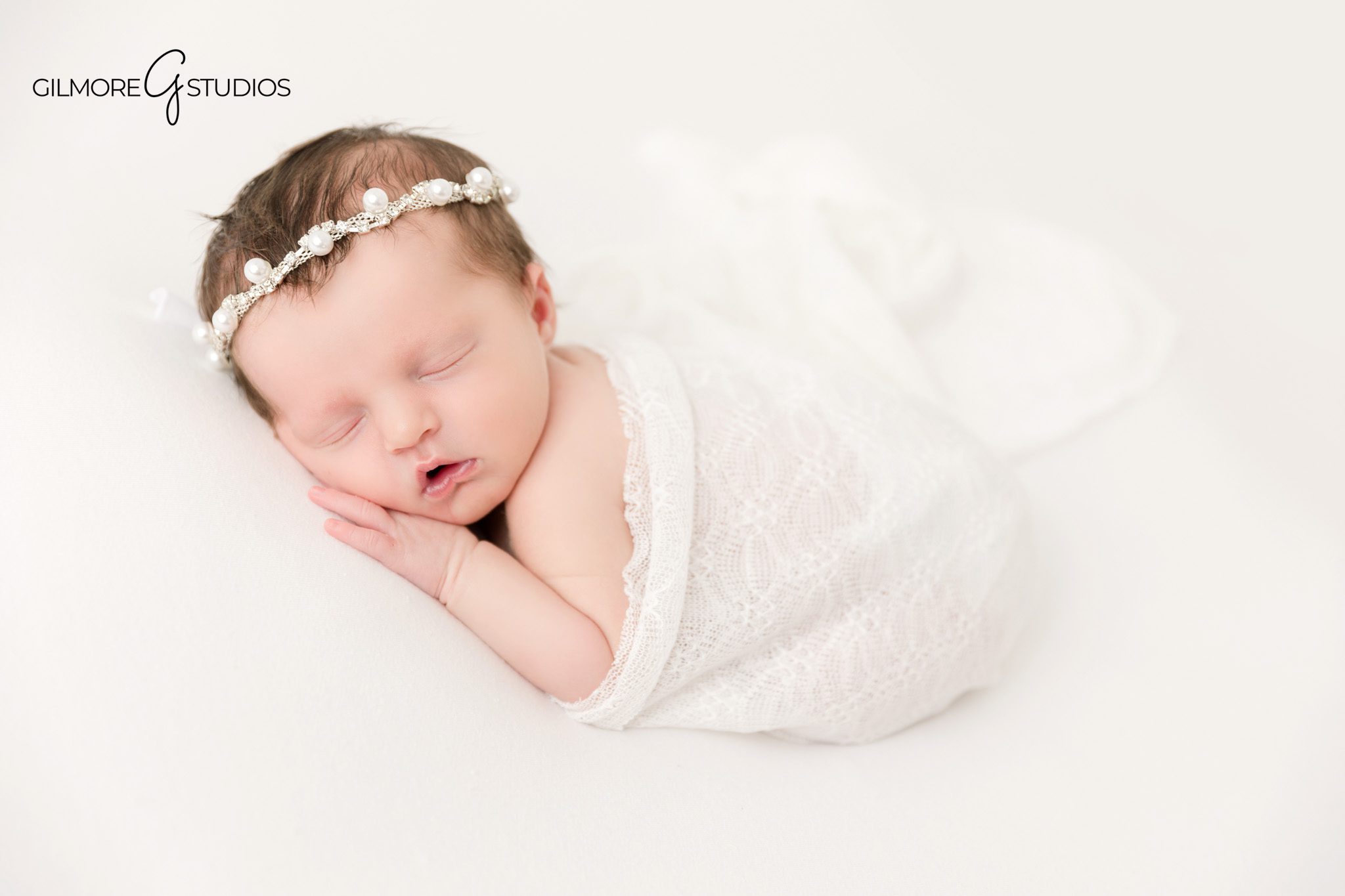 Professional newborn photography 2026 clean portrait

Newborn photoshoot ideas 2026 portrait photographer