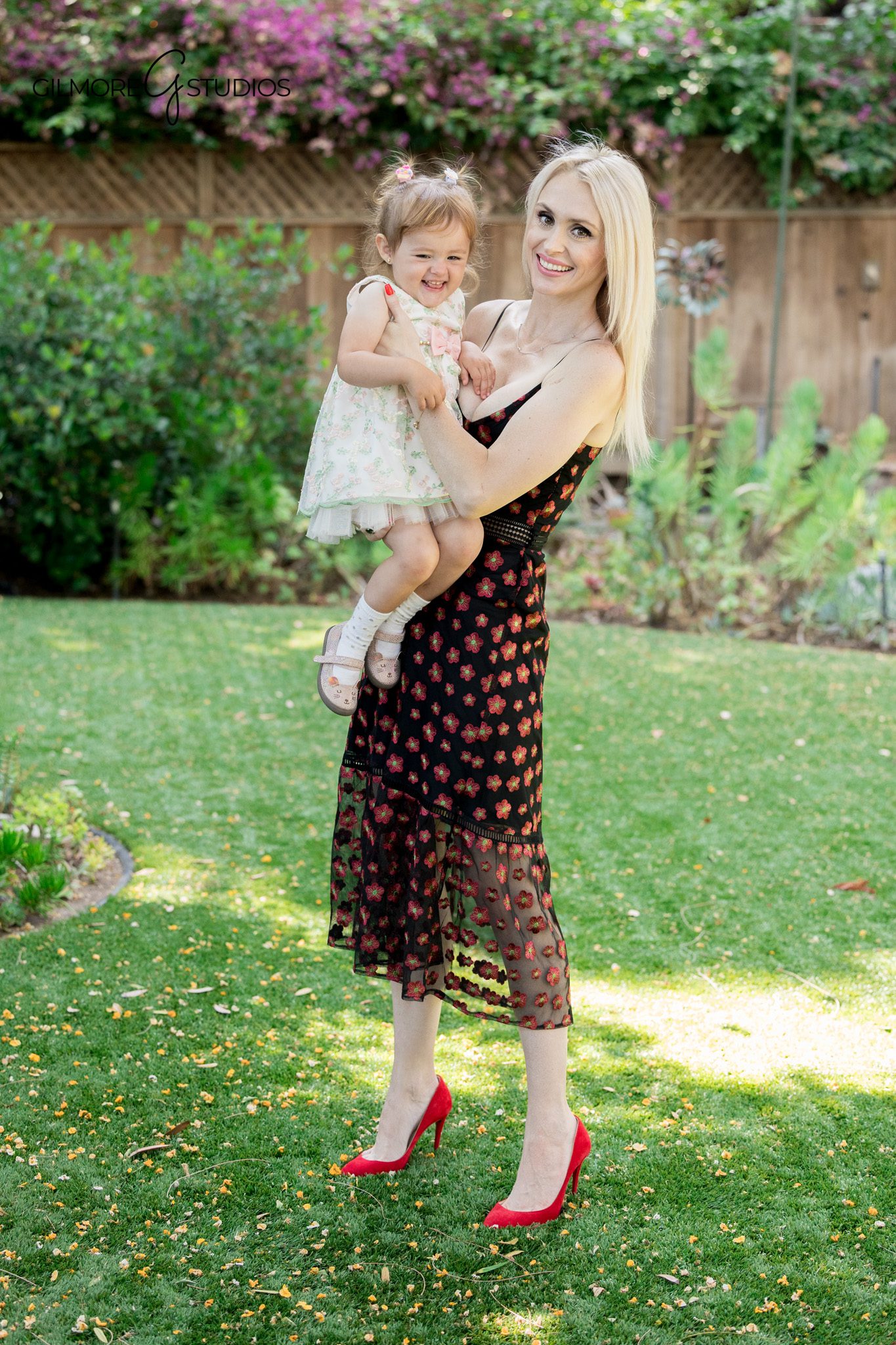 Custom cake smash photography Queen Creek AZ baby girl

High end cake smash portrait Queen Creek photographer