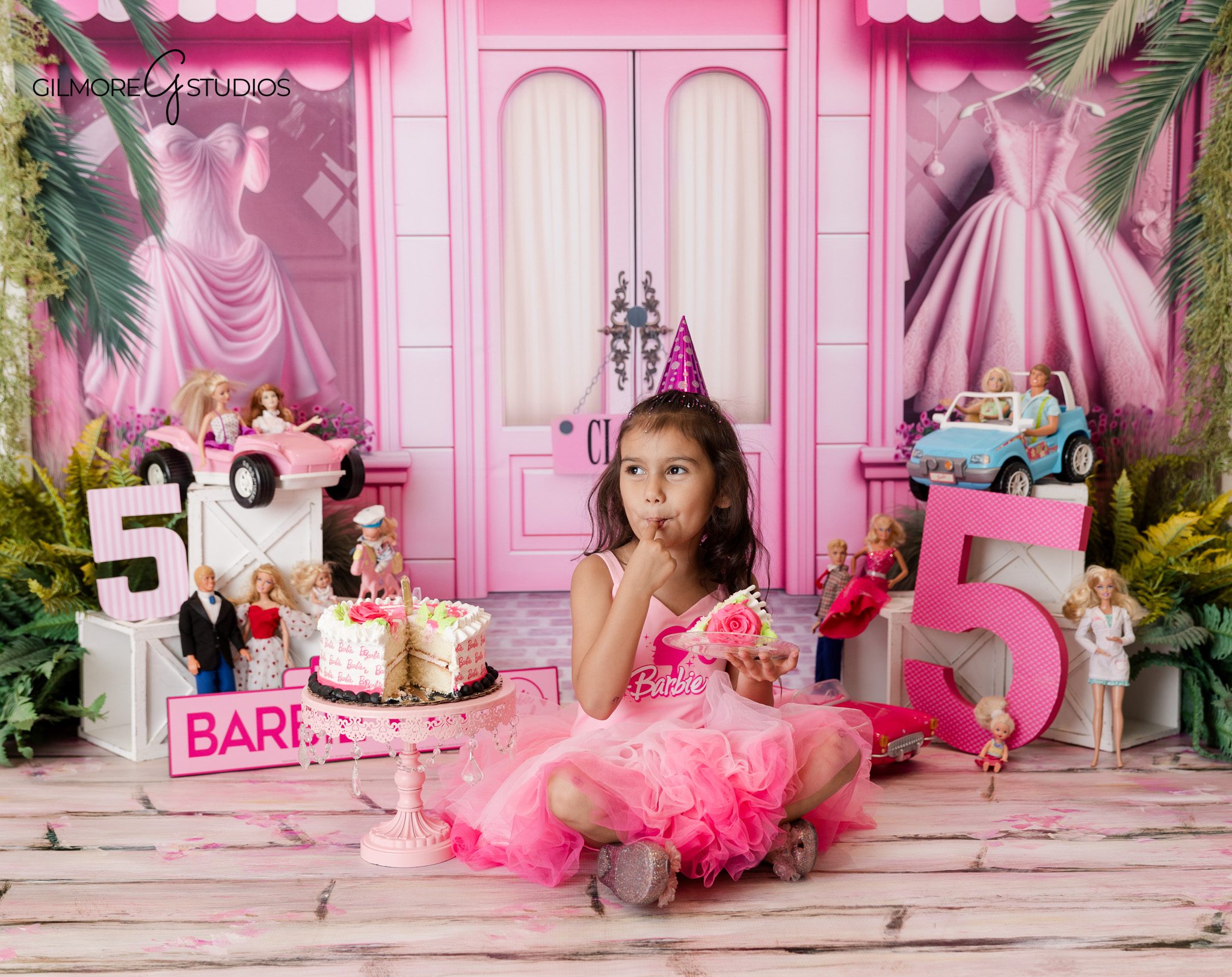 Girls milestone photography portrait with Barbie themed styling

Barbie birthday photoshoot portrait captured by professional photographer