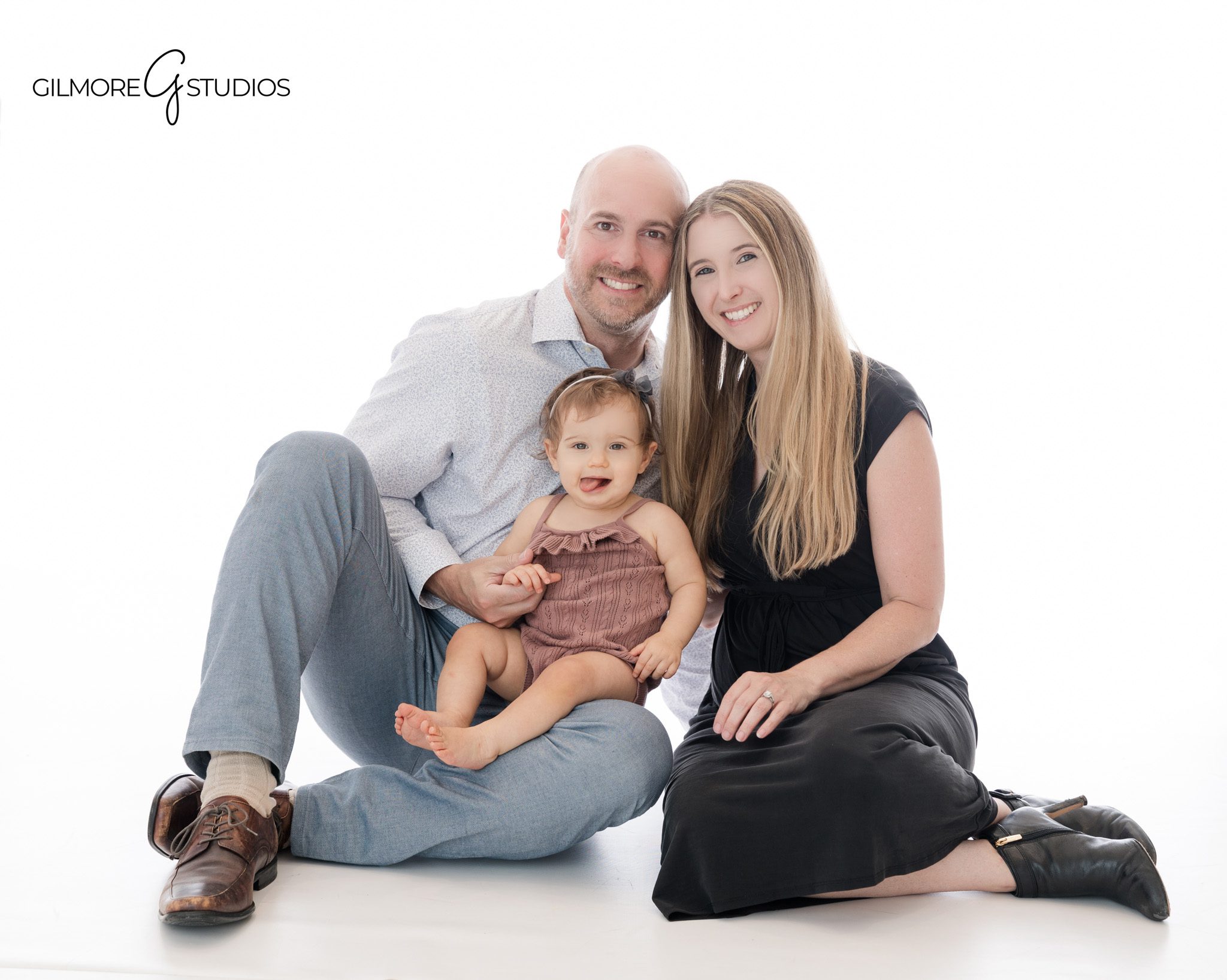 Phoenix AZ baby photographer capturing elegant floral cake smash
Studio portrait photography Phoenix AZ for floral cake smash session