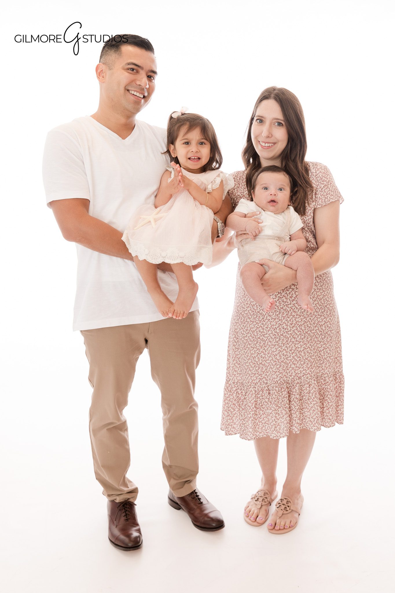 Phoenix AZ baby photographer capturing whimsical Little Mermaid cake smash

Studio portrait photography Phoenix AZ for Little Mermaid cake smash