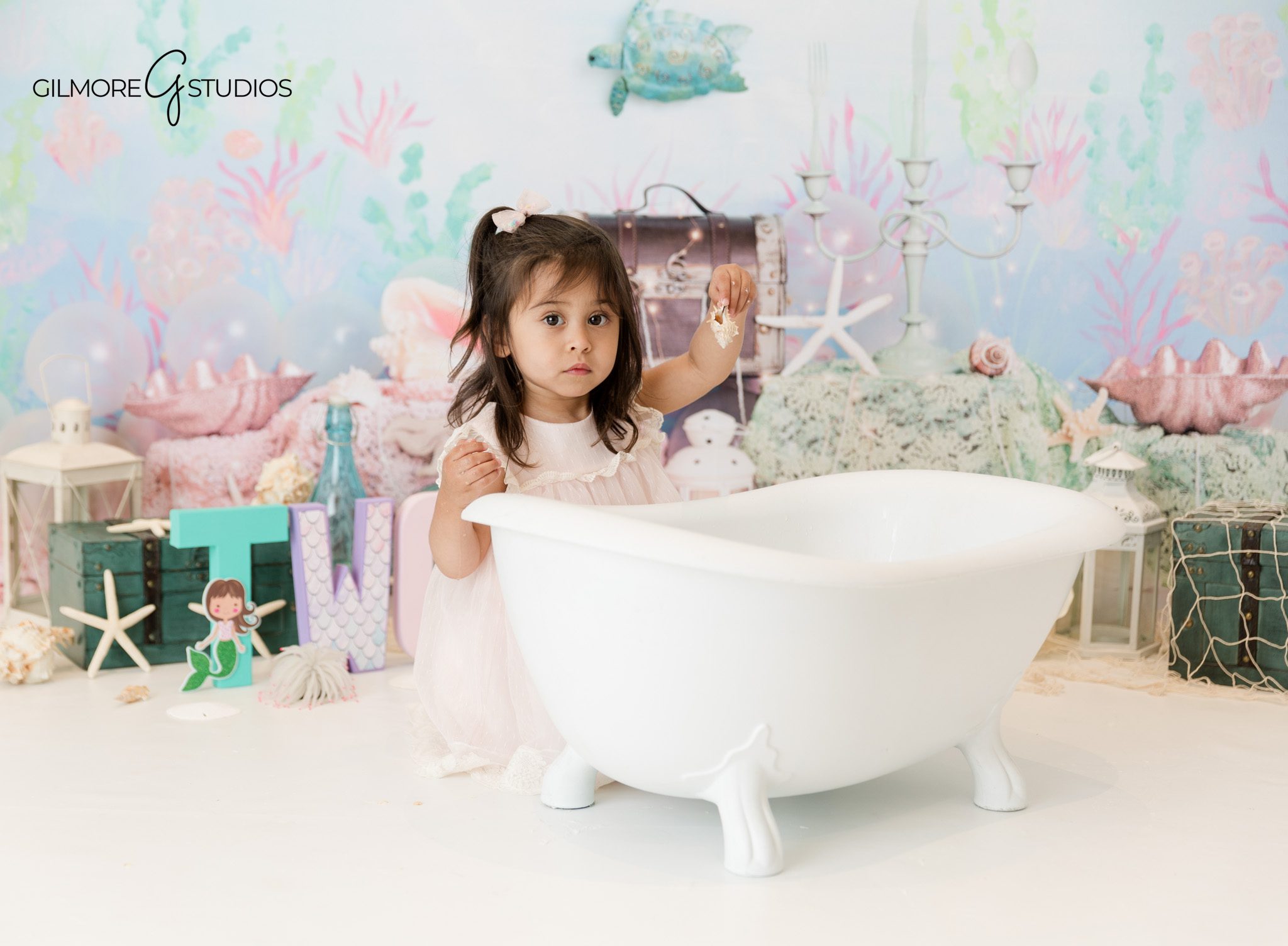 Phoenix AZ cake smash photography for baby girl Little Mermaid theme

Professional portrait photography Phoenix AZ first birthday cake smash