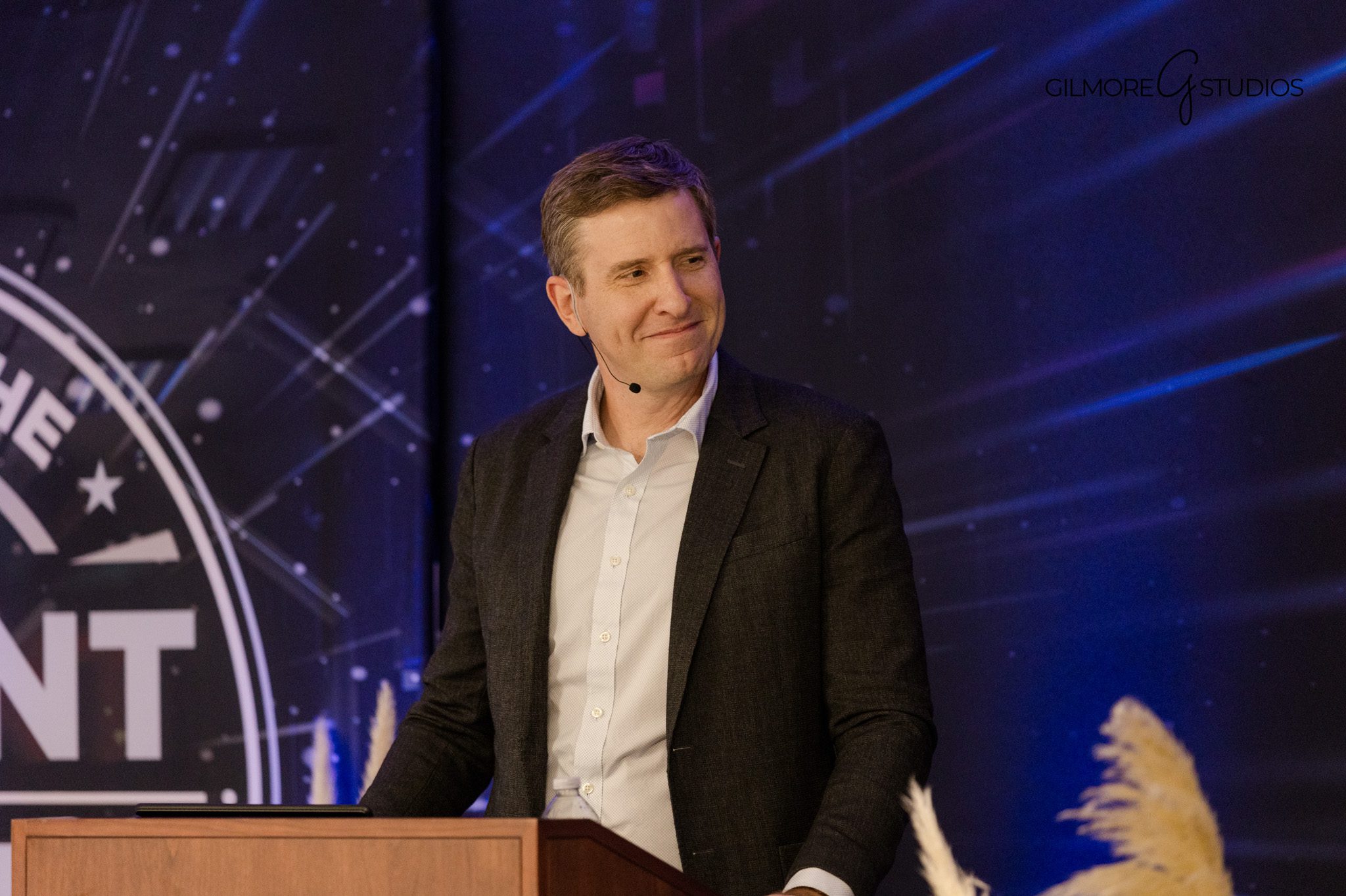 Corporate marketing photography at event

Phoenix event photographer capturing keynote speaker