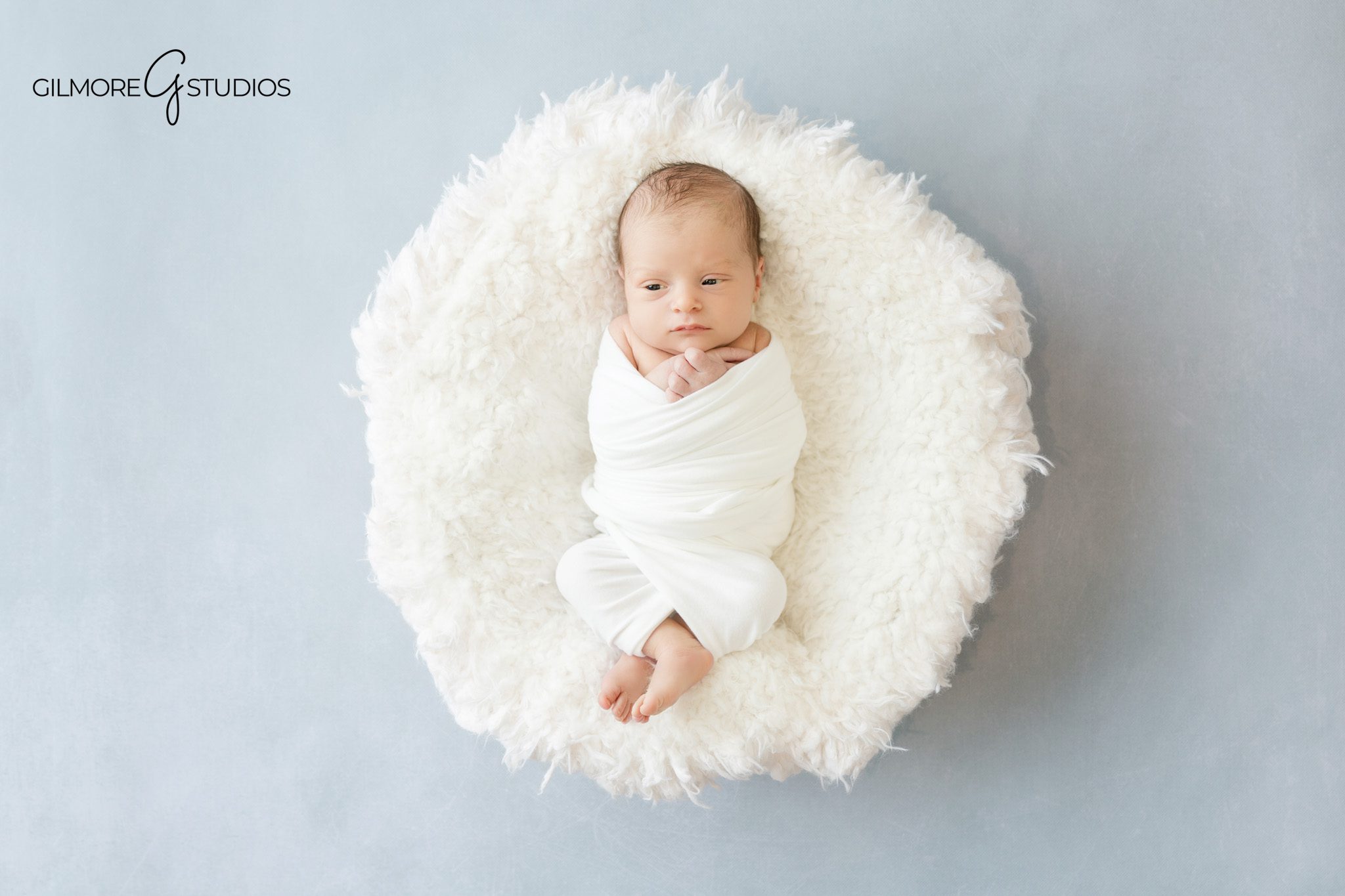 Baby girl newborn portrait photographed in Gilbert Arizona studio

Gilbert AZ newborn photographer capturing sleepy baby portrait