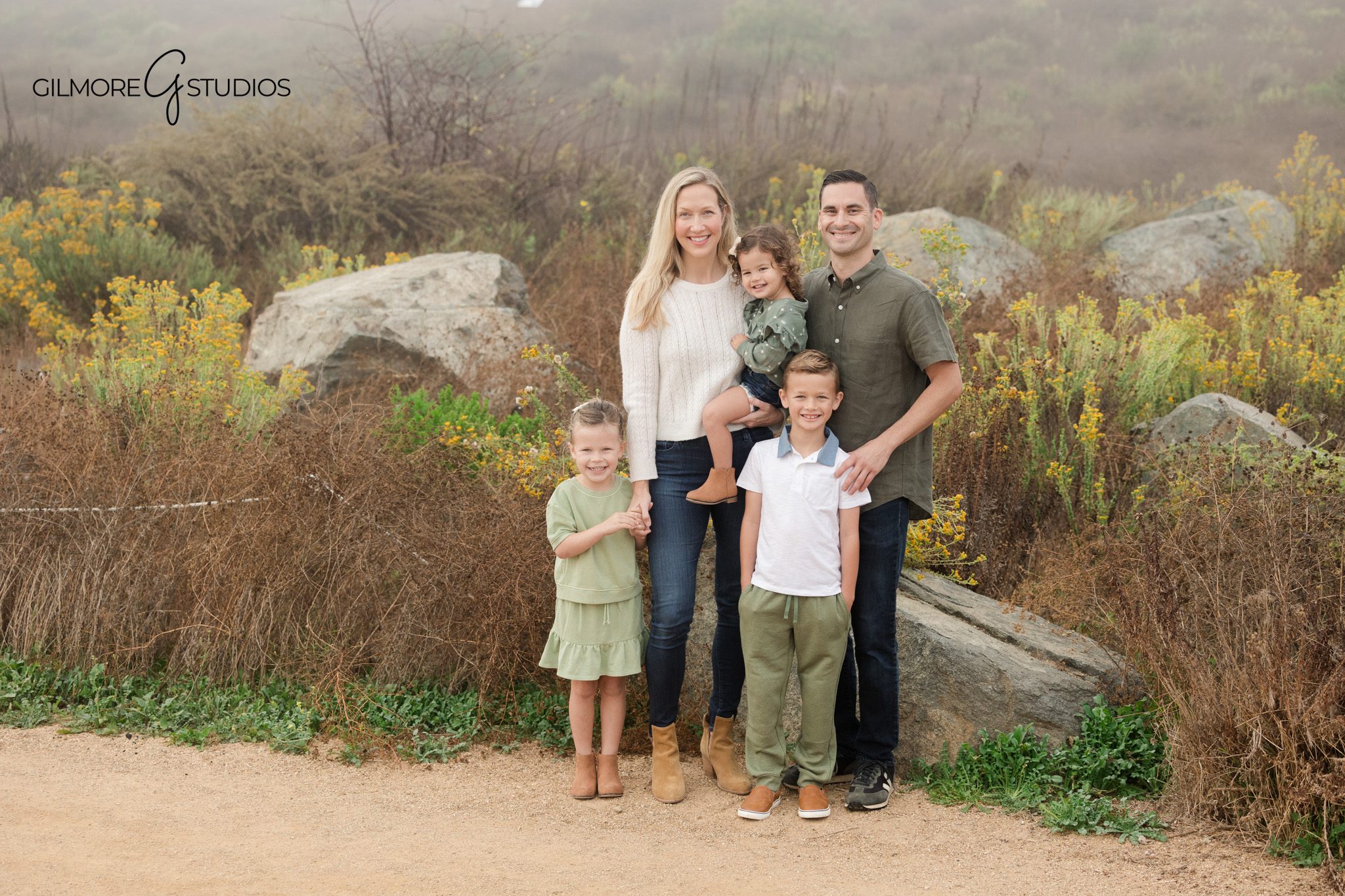 Back Bay family portrait session Newport Beach lifestyle photography

Professional family photography Back Bay Newport Beach California