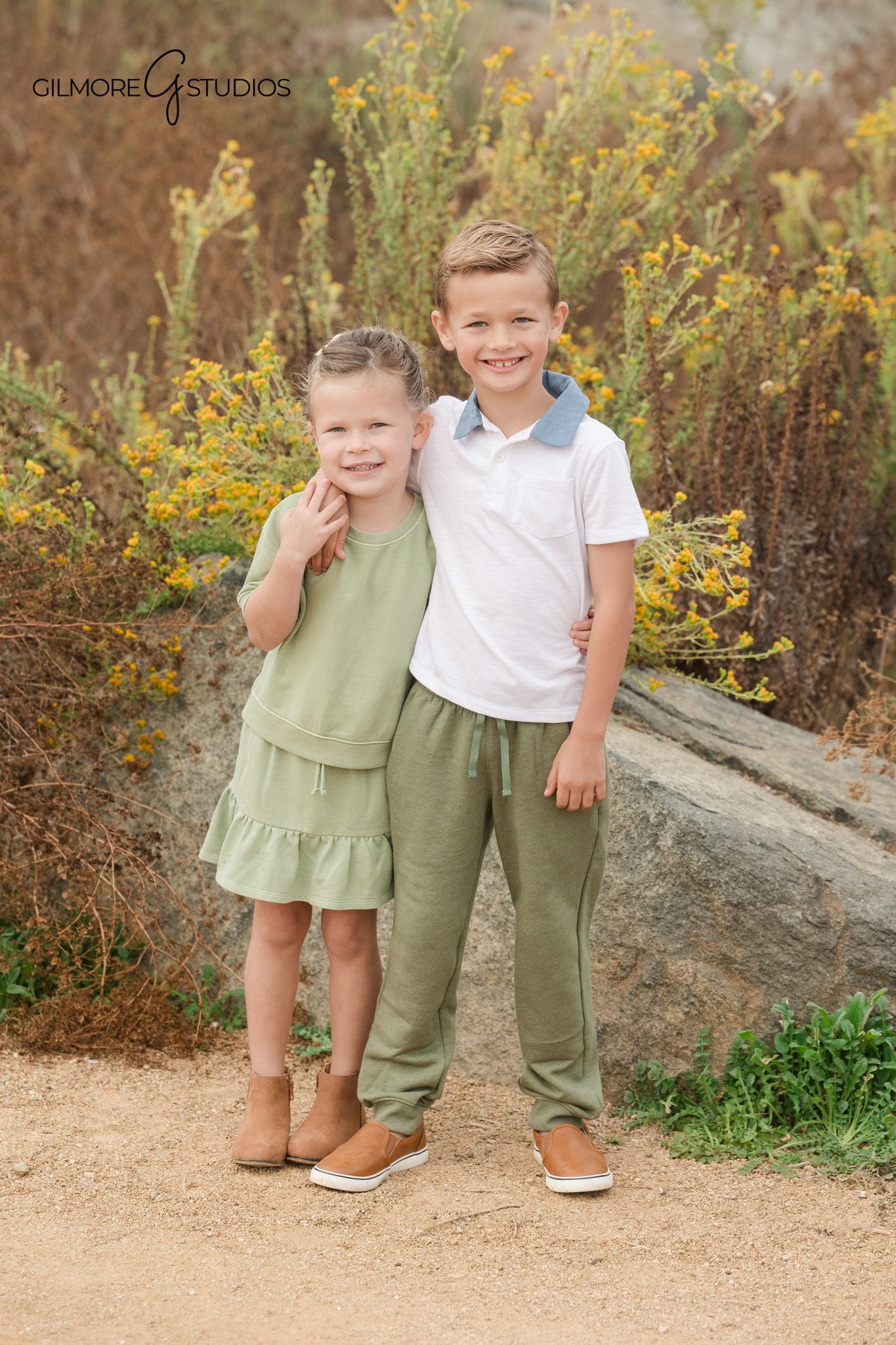 Back Bay Newport Beach sunset family portrait photographer session

Professional Newport Beach family photographer Back Bay portrait