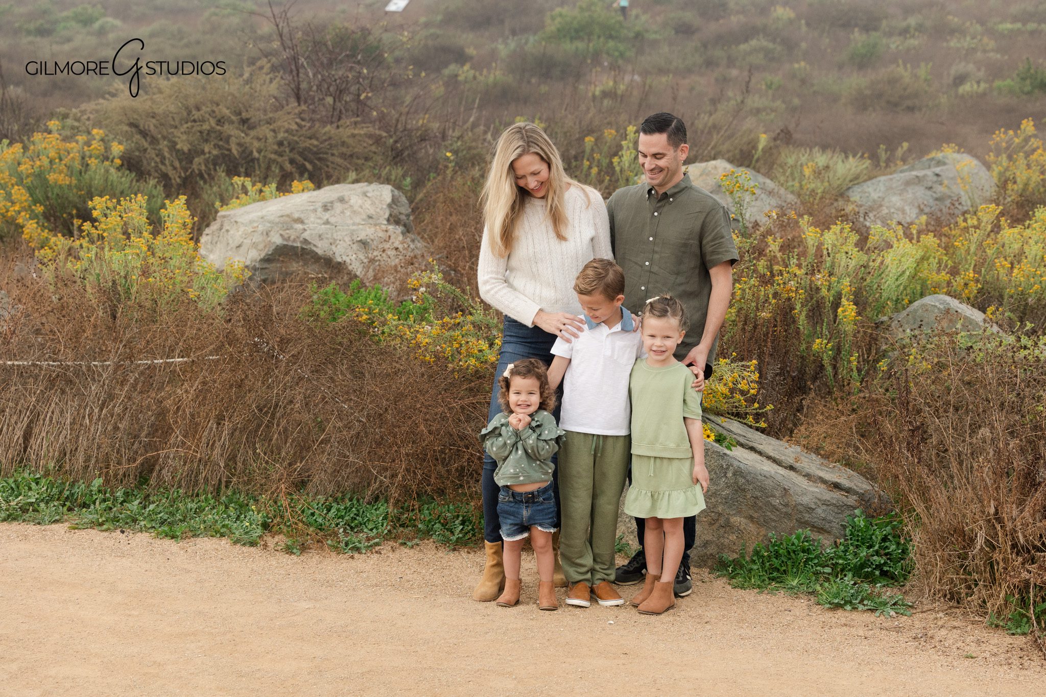 Back Bay Newport Beach outdoor family portrait professional photographer

Newport Beach portrait photographer capturing candid family photography