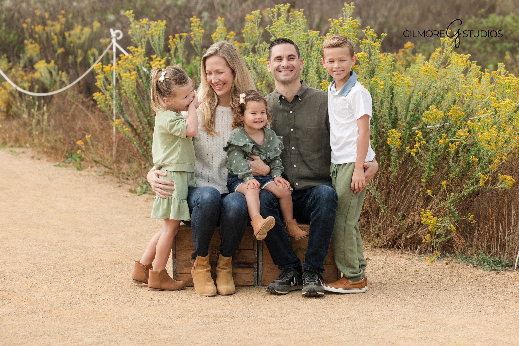 Natural family portrait at Back Bay Newport Beach

Sunset family photos at Back Bay in Newport Beach

Lifestyle family photography session at Back Bay trails
