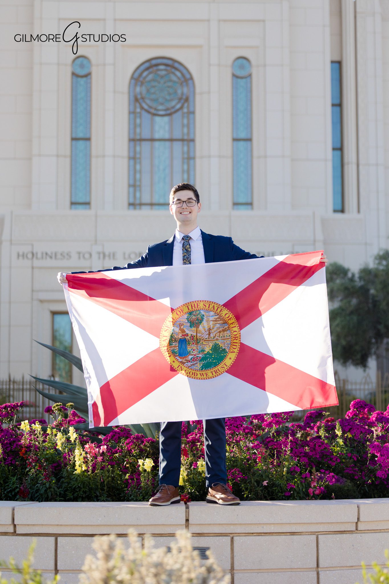 Missionary portrait at Gilbert Arizona Temple golden hour photography

Temple portrait photography Gilbert AZ missionary session