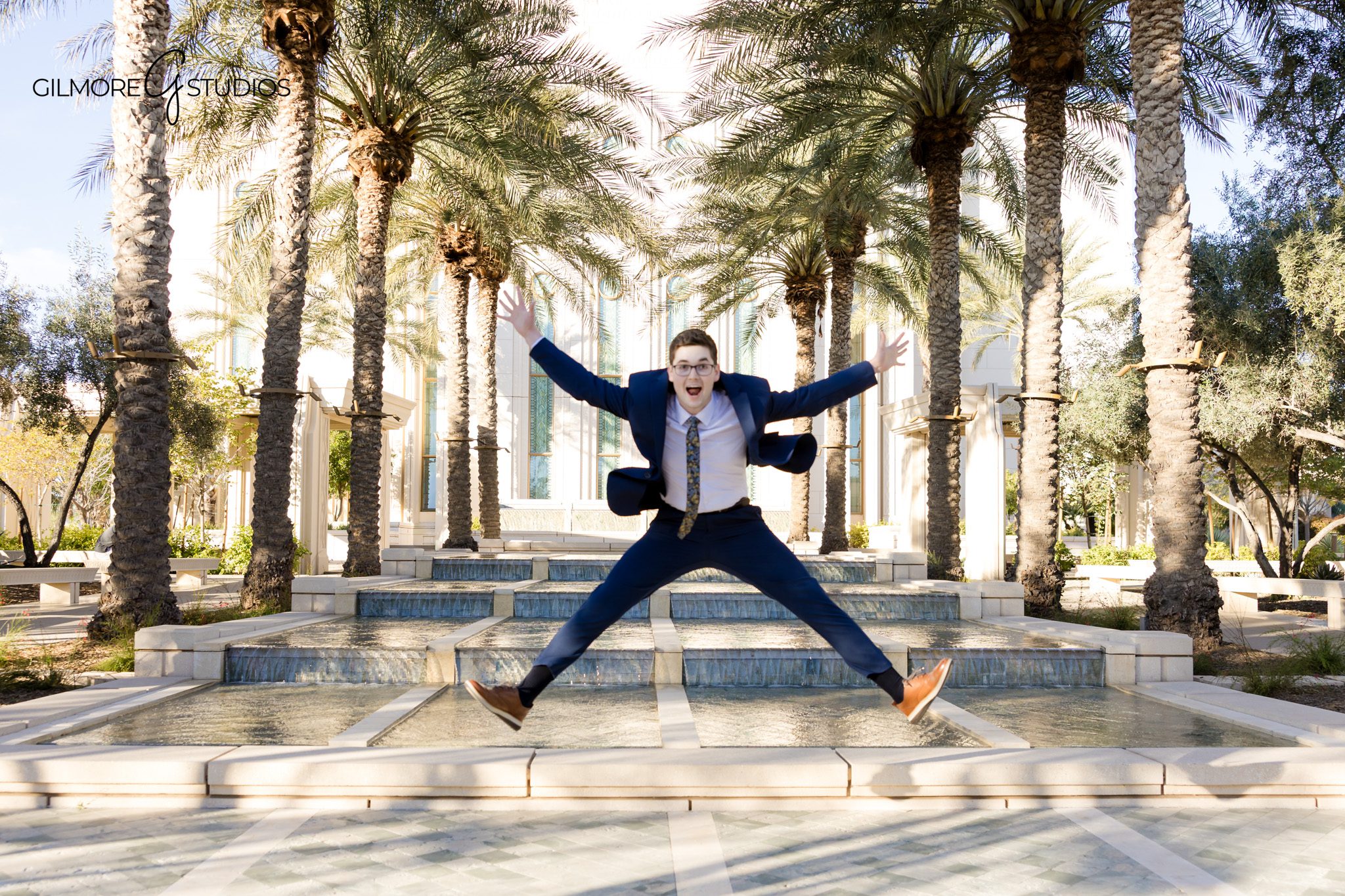 LDS missionary portrait Gilbert AZ temple photographer

Missionary photography session at Gilbert Arizona Temple